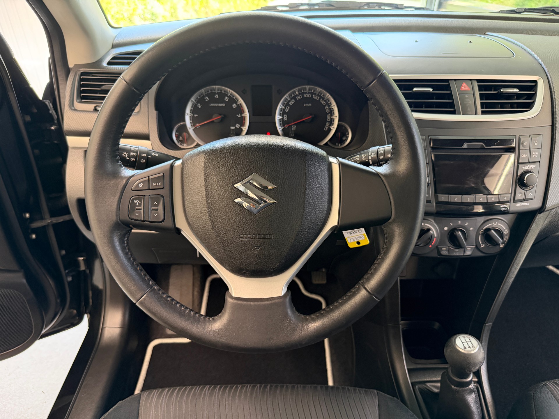 SUZUKI Swift 1.2i 16V GL 4x4-image-19