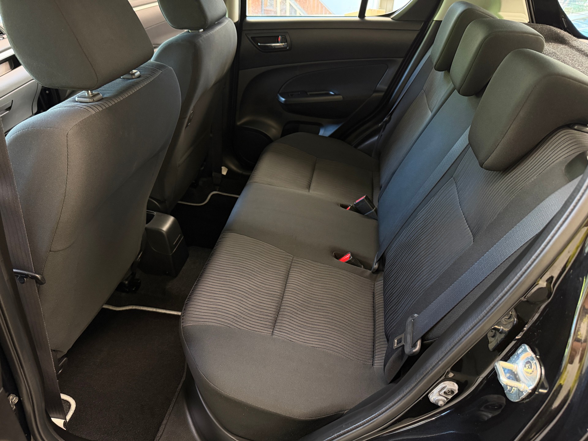 SUZUKI Swift 1.2i 16V GL 4x4-image-12