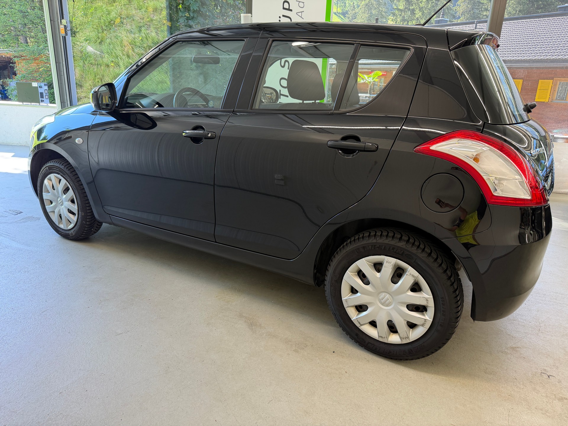 SUZUKI Swift 1.2i 16V GL 4x4-image-5