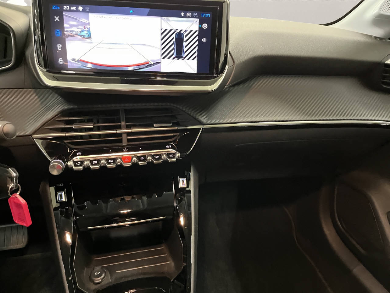 PEUGEOT 208 1.2 Hybrid Allure-image-9