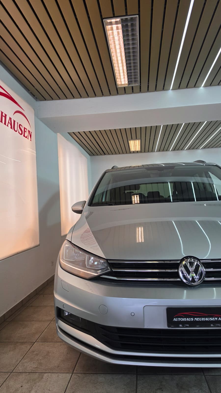 VW Touran 1.6 TDI BlueMotion Technology Trendline DSG, TOP FAHRZEUG, FRISCH AB SERVICE UND FRISCH AB MFK-showroom-element-3