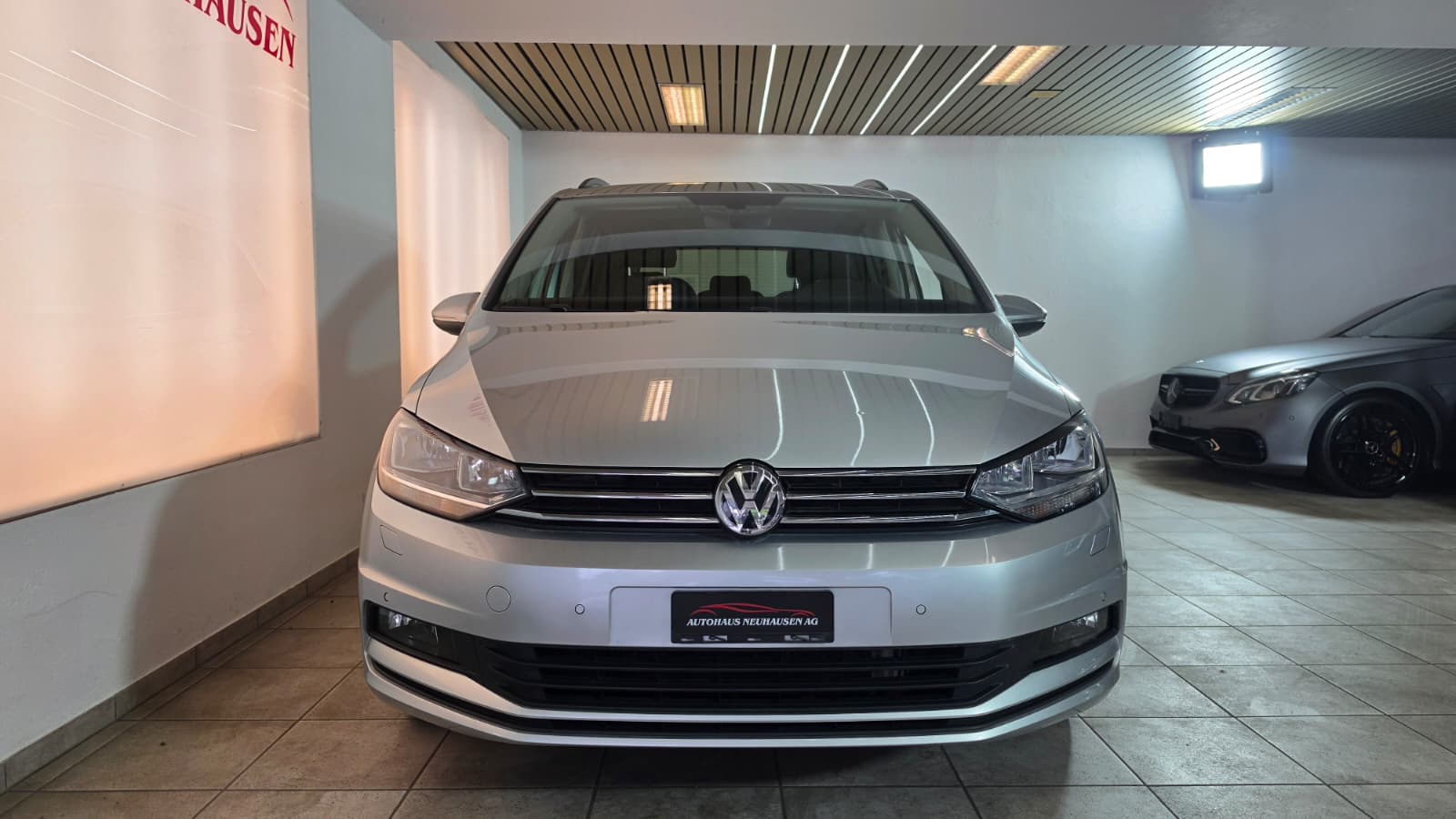 VW Touran 1.6 TDI BlueMotion Technology Trendline DSG, TOP FAHRZEUG, FRISCH AB SERVICE UND FRISCH AB MFK-showroom-element-1