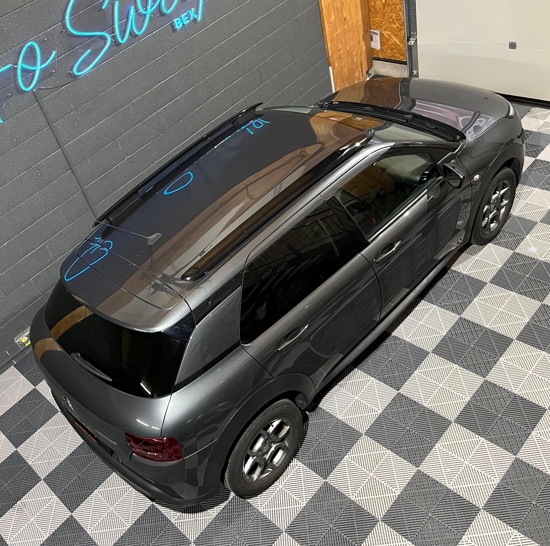 CITROEN C4 Cactus 1.2 e-THP Shine Edition-showroom-element-2