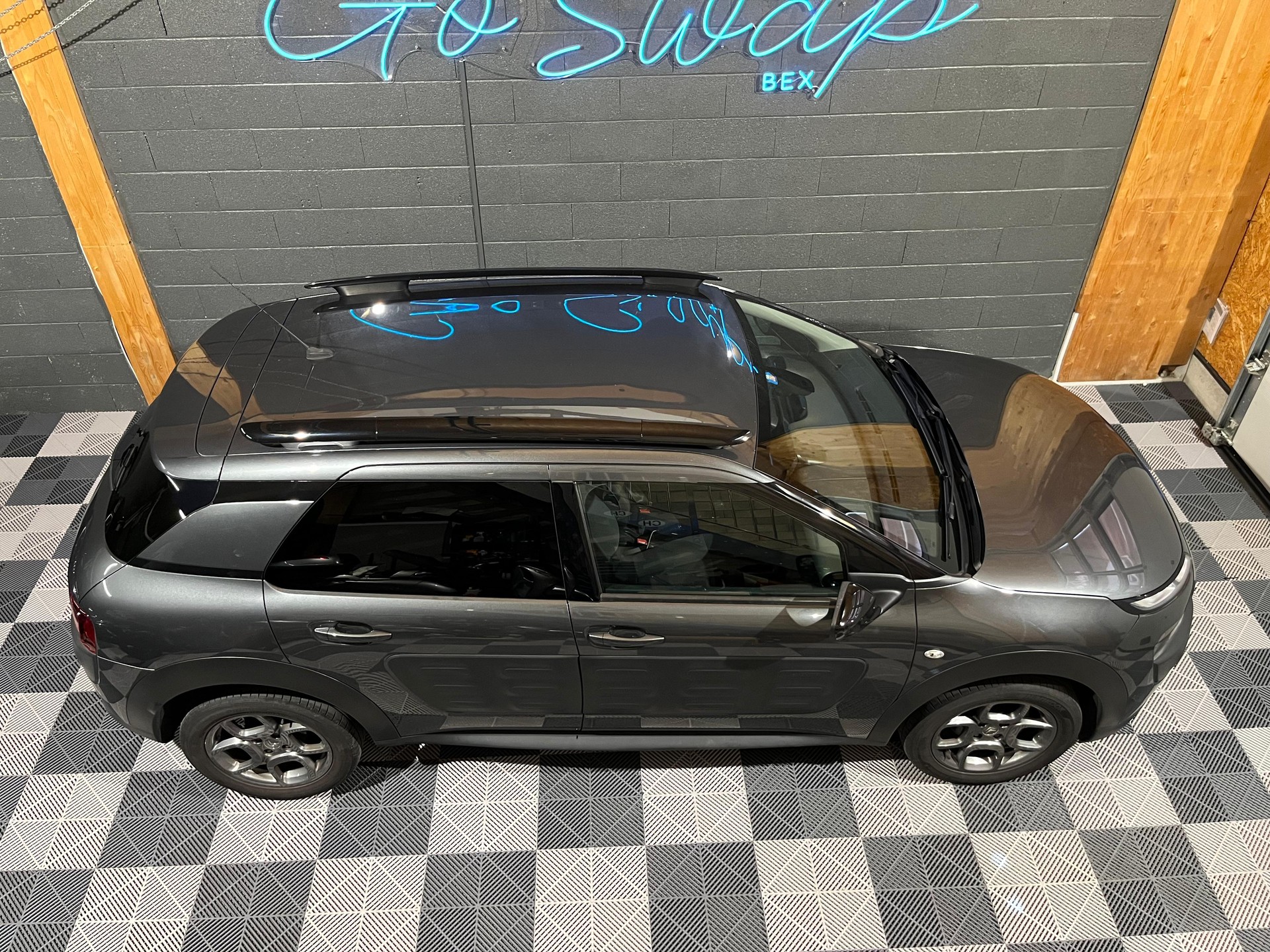 CITROEN C4 Cactus 1.2 e-THP Shine Edition-showroom-element-1