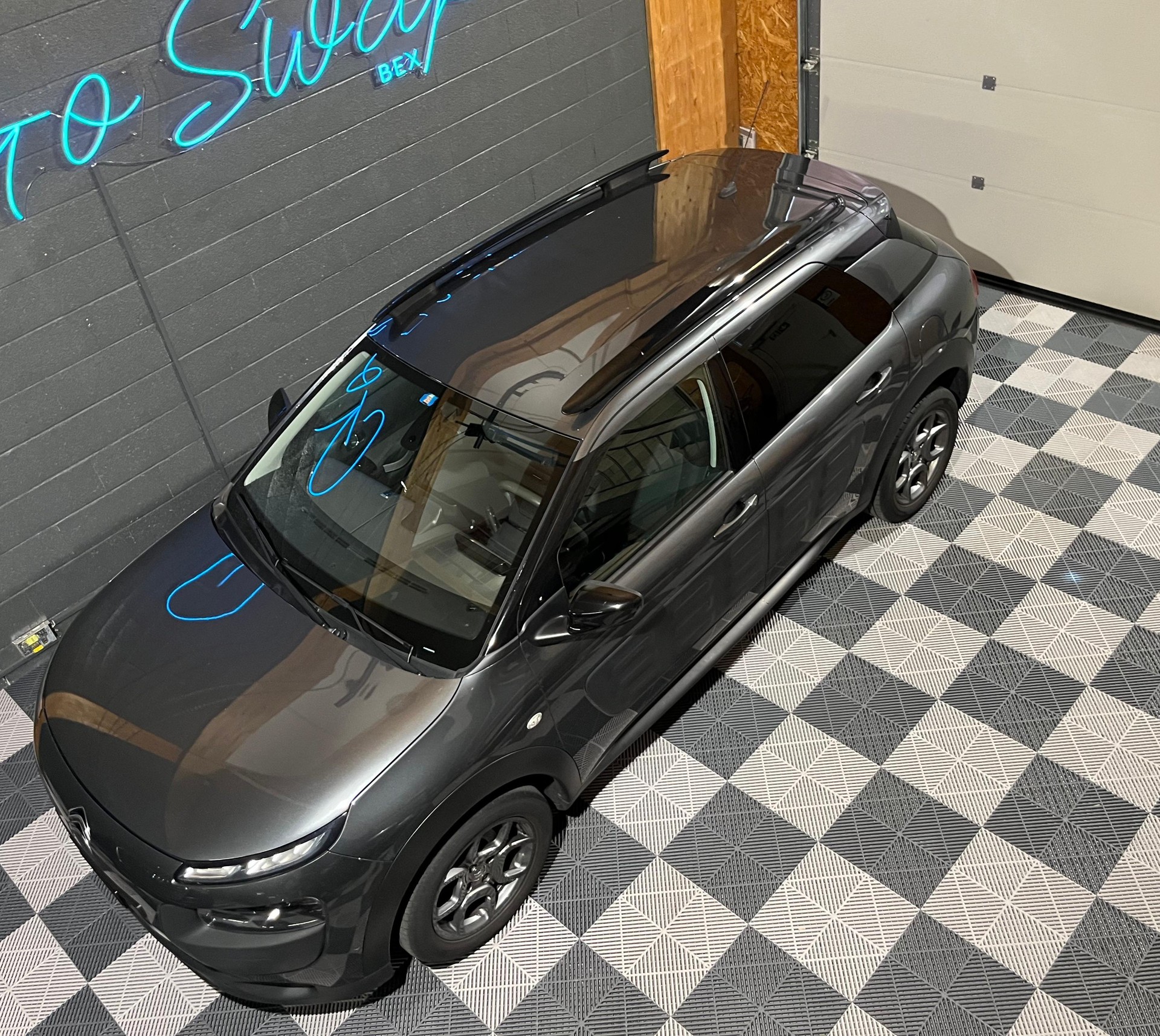 CITROEN C4 Cactus 1.2 e-THP Shine Edition-image-5