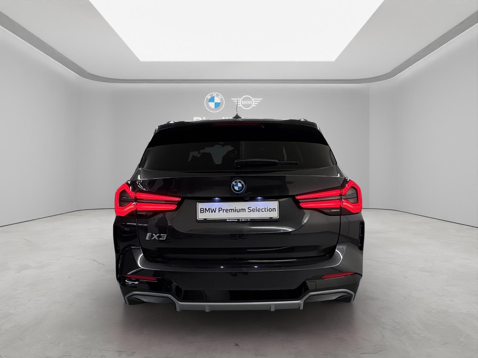 BMW iX3 E-Motor-showroom-element-3