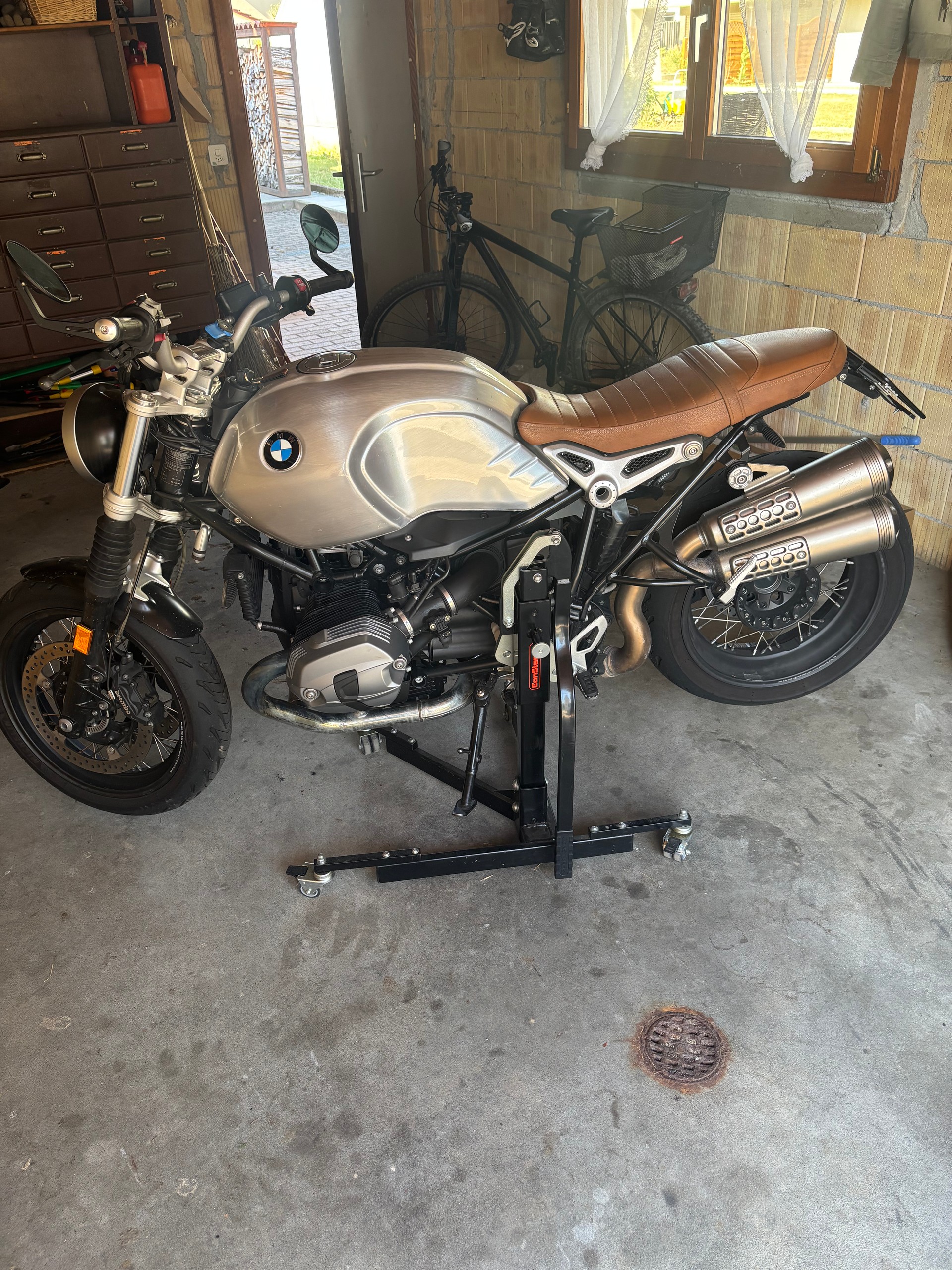 BMW R nineT Scrambler ABS-image-7