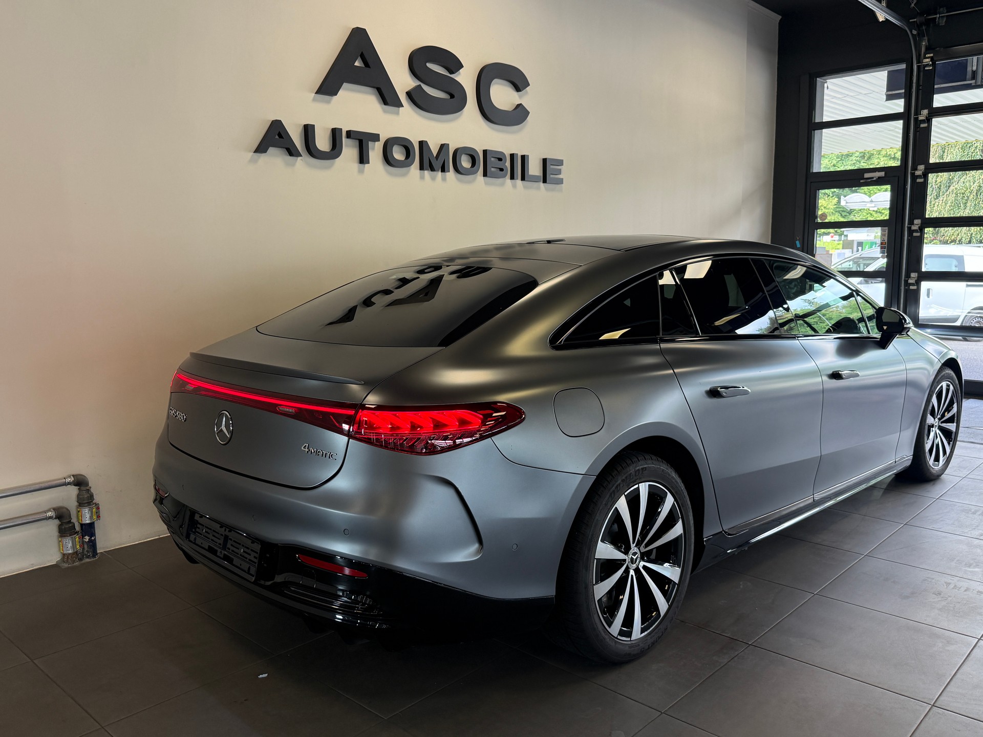 MERCEDES-BENZ EQS 580 AMG Line 4Matic-showroom-element-3
