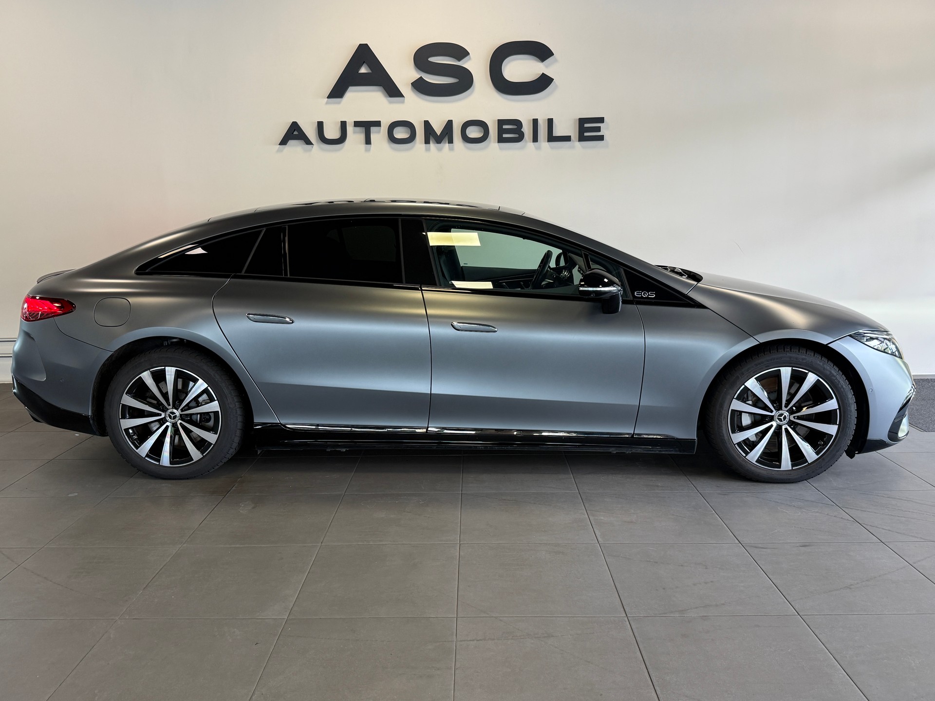 MERCEDES-BENZ EQS 580 AMG Line 4Matic-showroom-element-2
