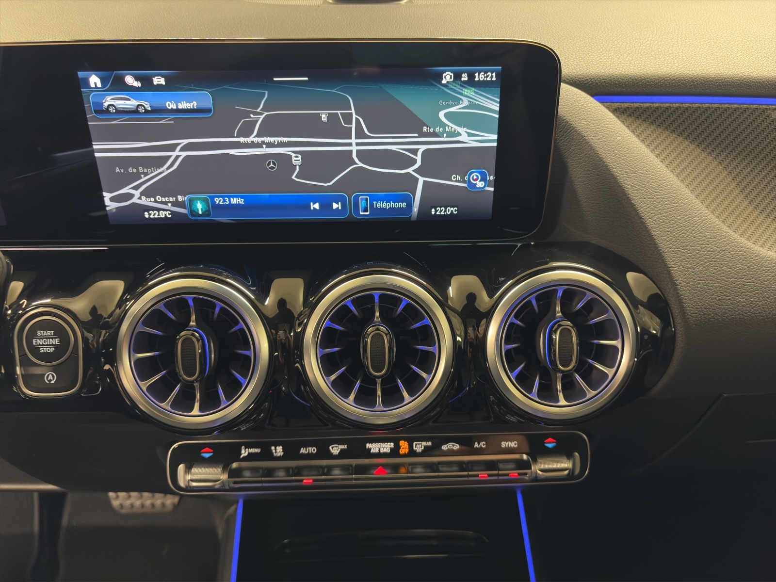 MERCEDES-BENZ GLA 220 4M-image-7