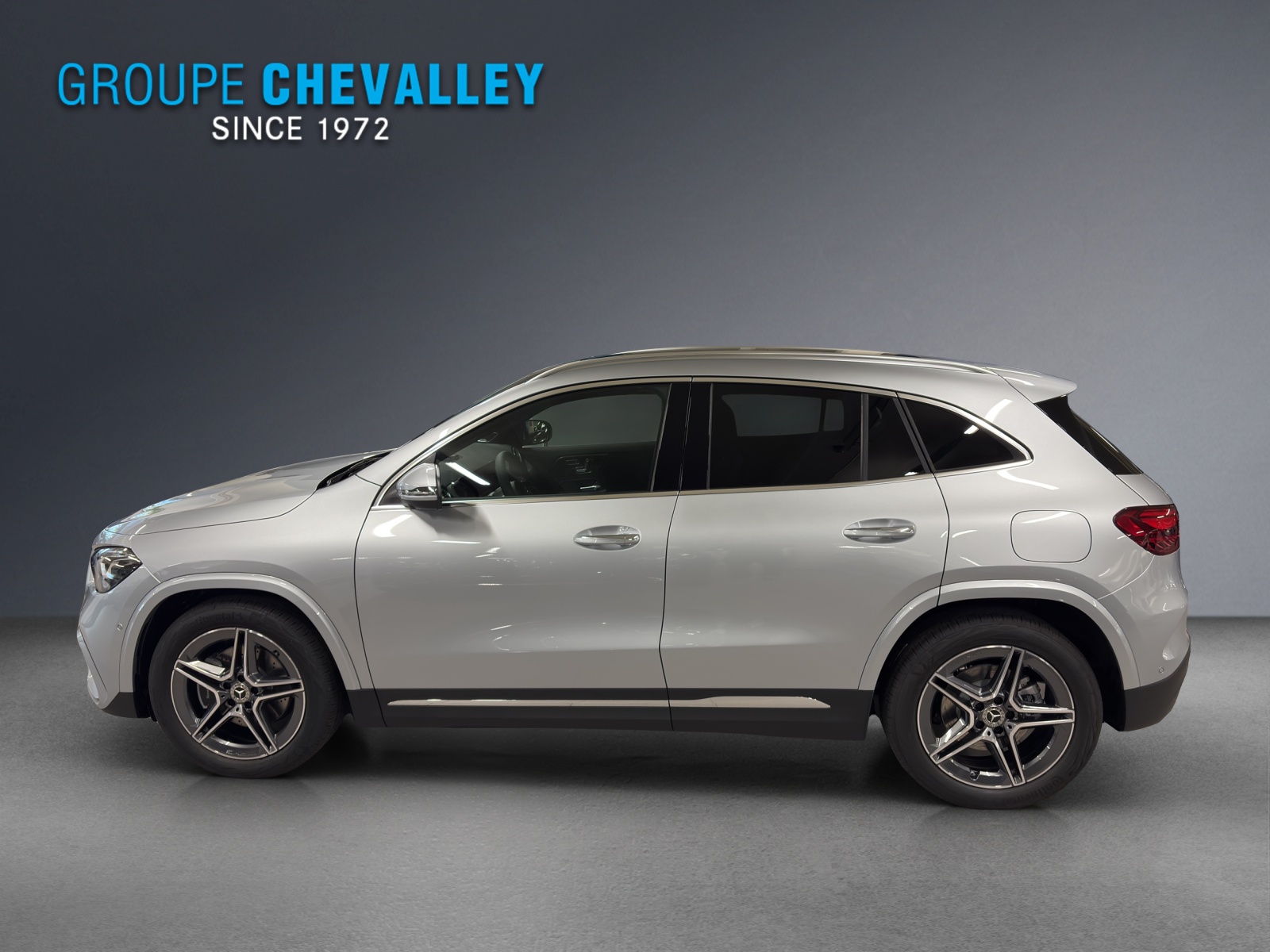 MERCEDES-BENZ GLA 220 4M-showroom-element-1