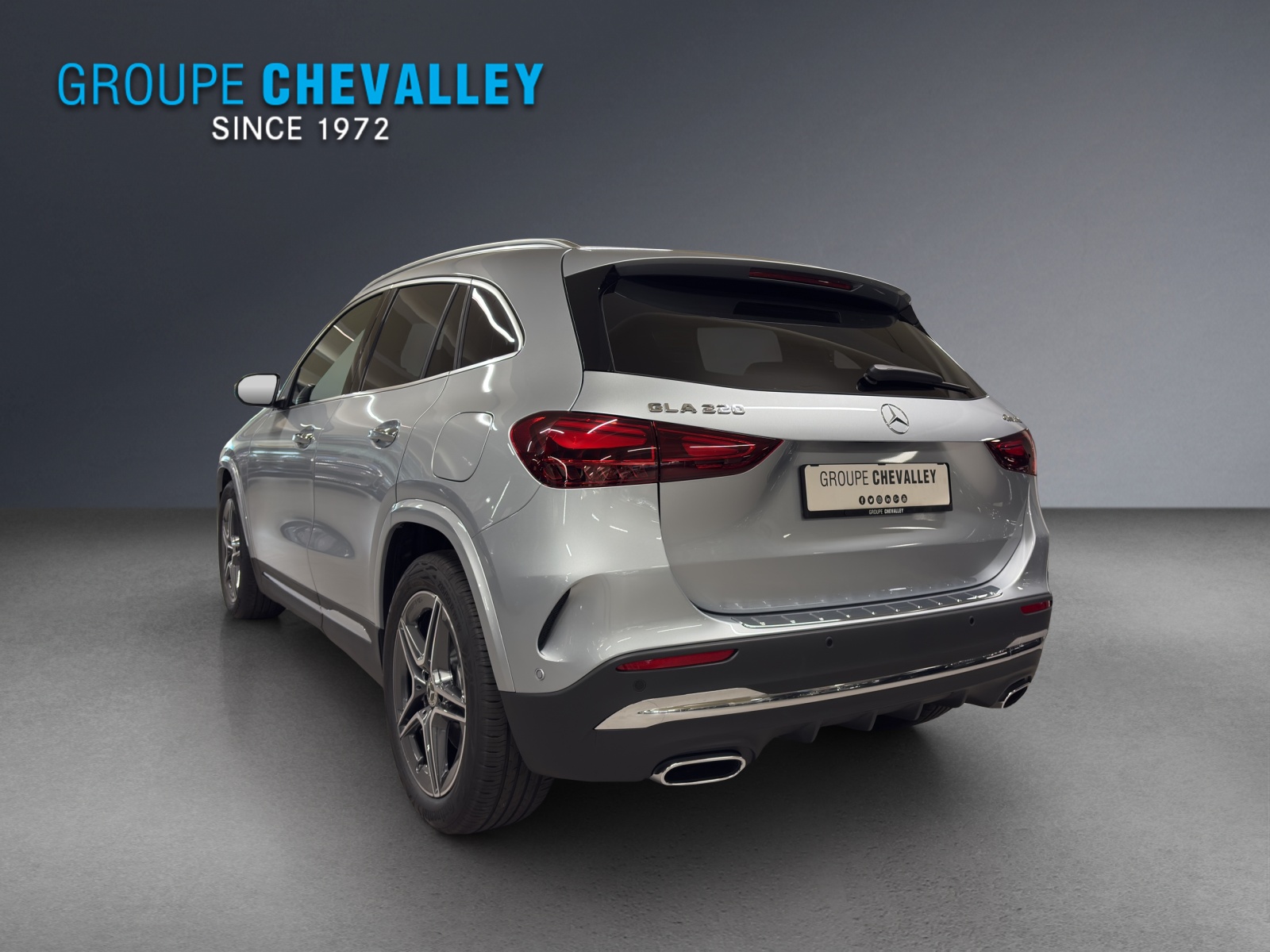 MERCEDES-BENZ GLA 220 4M-showroom-element-2