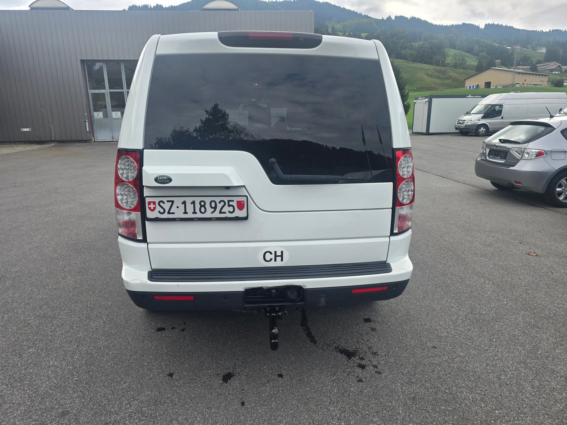 LAND ROVER Discovery 3.0 TDV6 SE Automatic-image-3