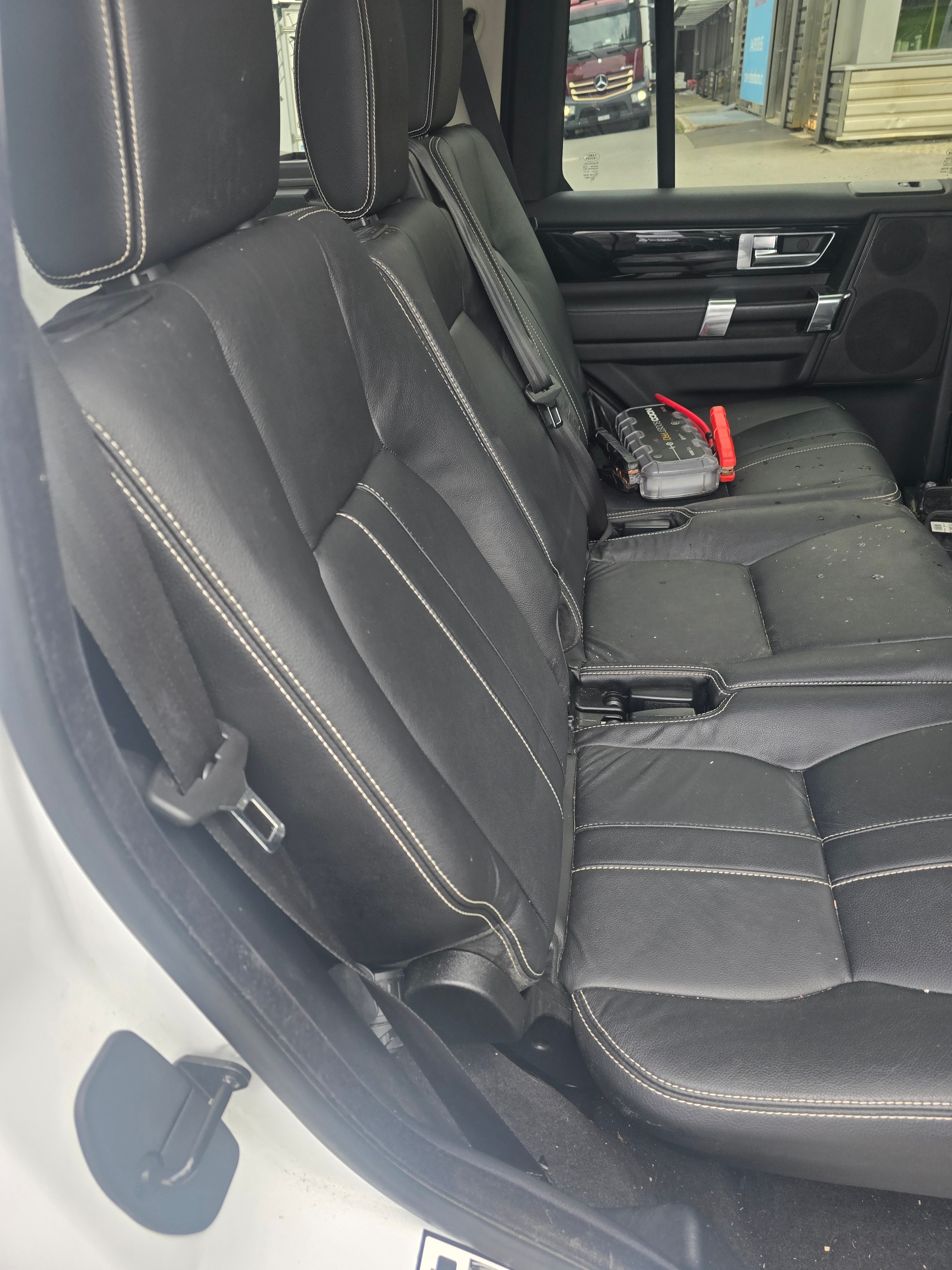 LAND ROVER Discovery 3.0 TDV6 SE Automatic-image-10