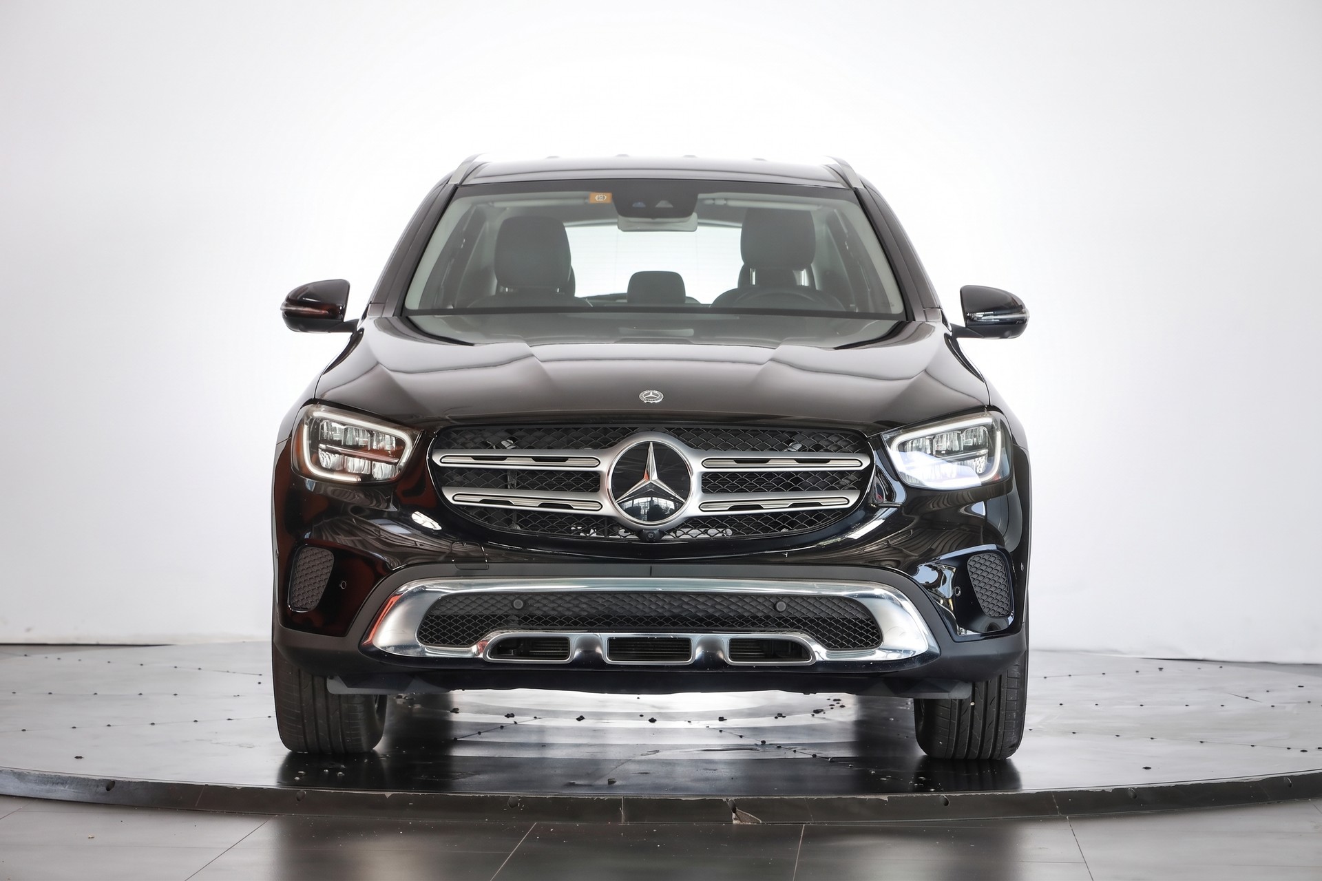 MERCEDES-BENZ GLC 200 4Matic 9G-Tronic-showroom-element-1