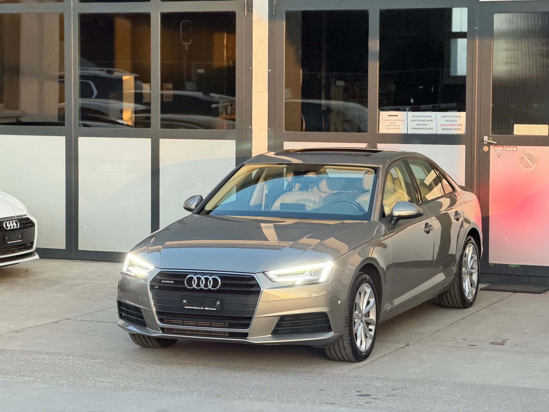 AUDI A4 Limousine 2.0 TFSI quattro S-tronic-showroom-element-1