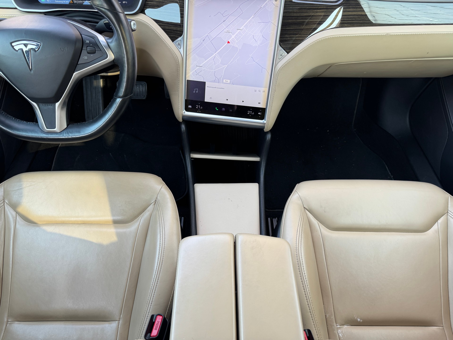 TESLA Model S 85 D-image-11