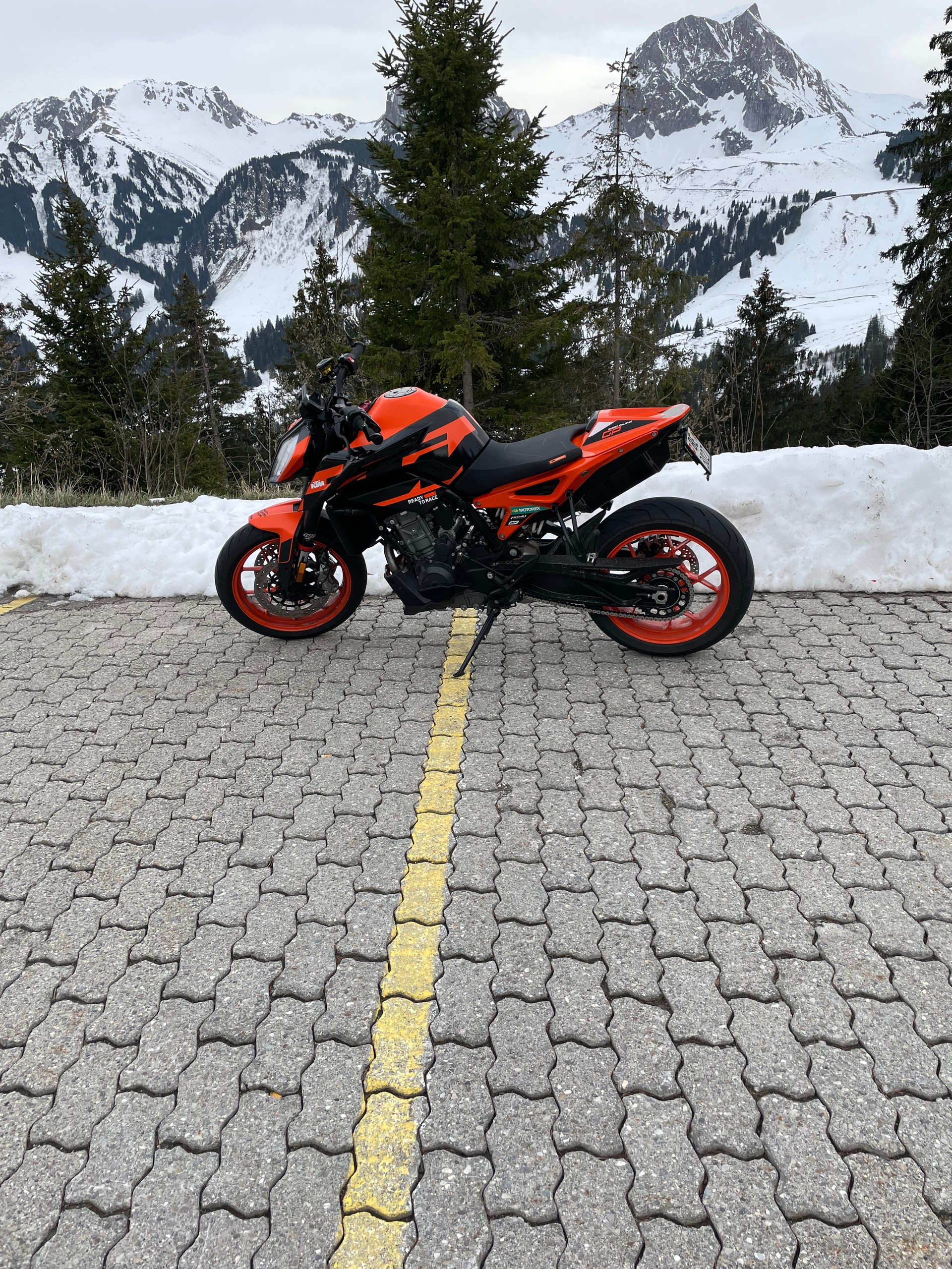 KTM 890 Duke GP-image-3