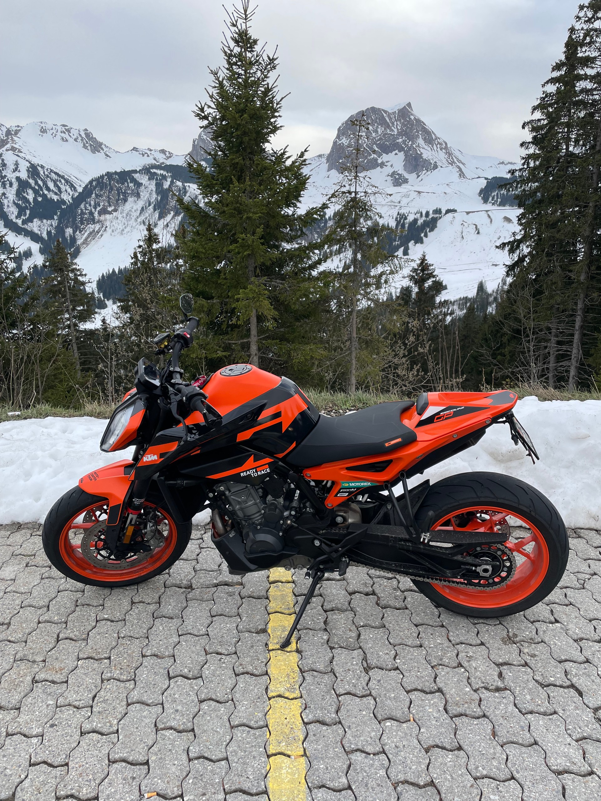KTM 890 Duke GP-image-2