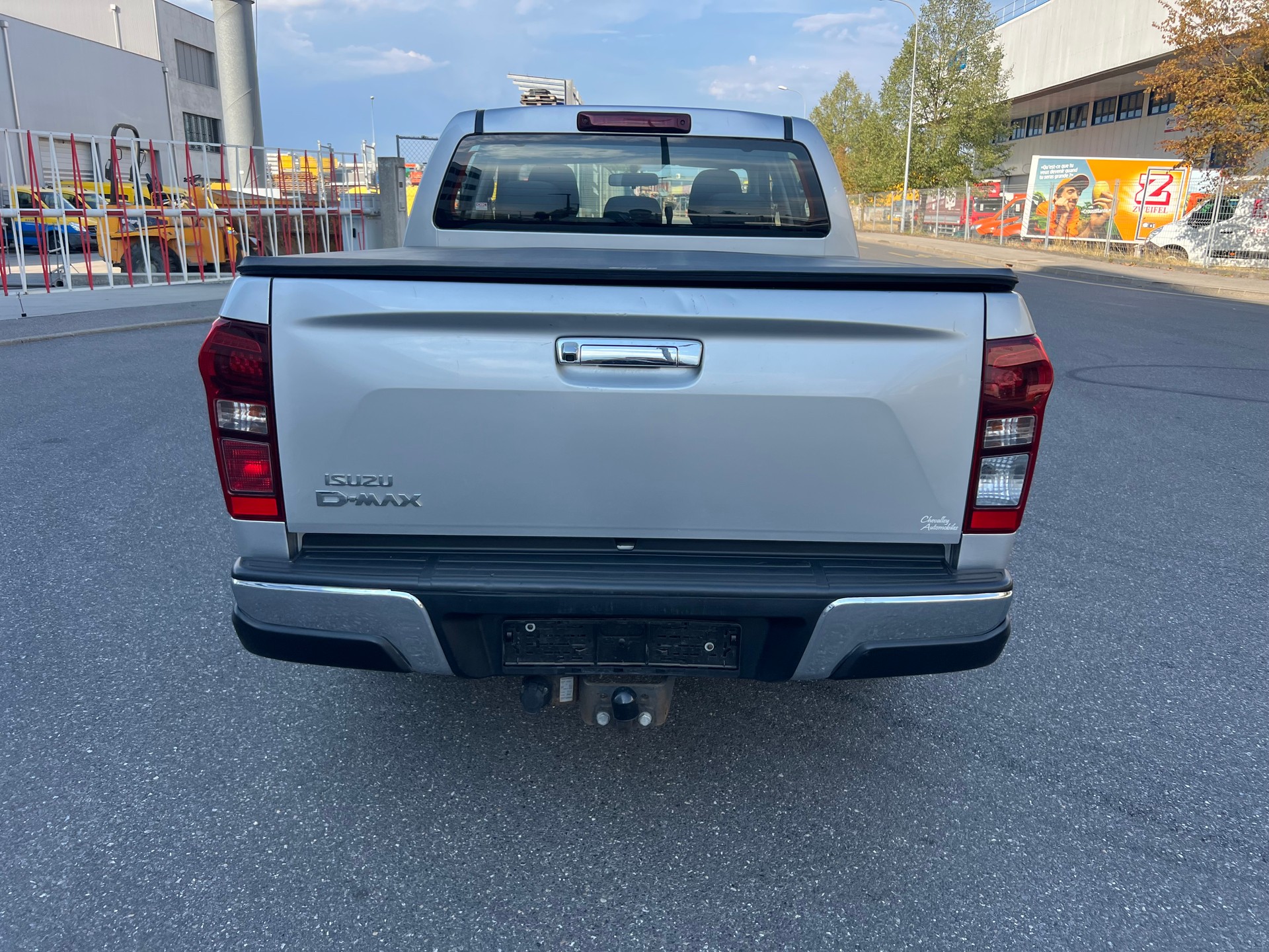 ISUZU D-MAX 1.9 Crew Cab Solar Plus 4x4 A-image-4