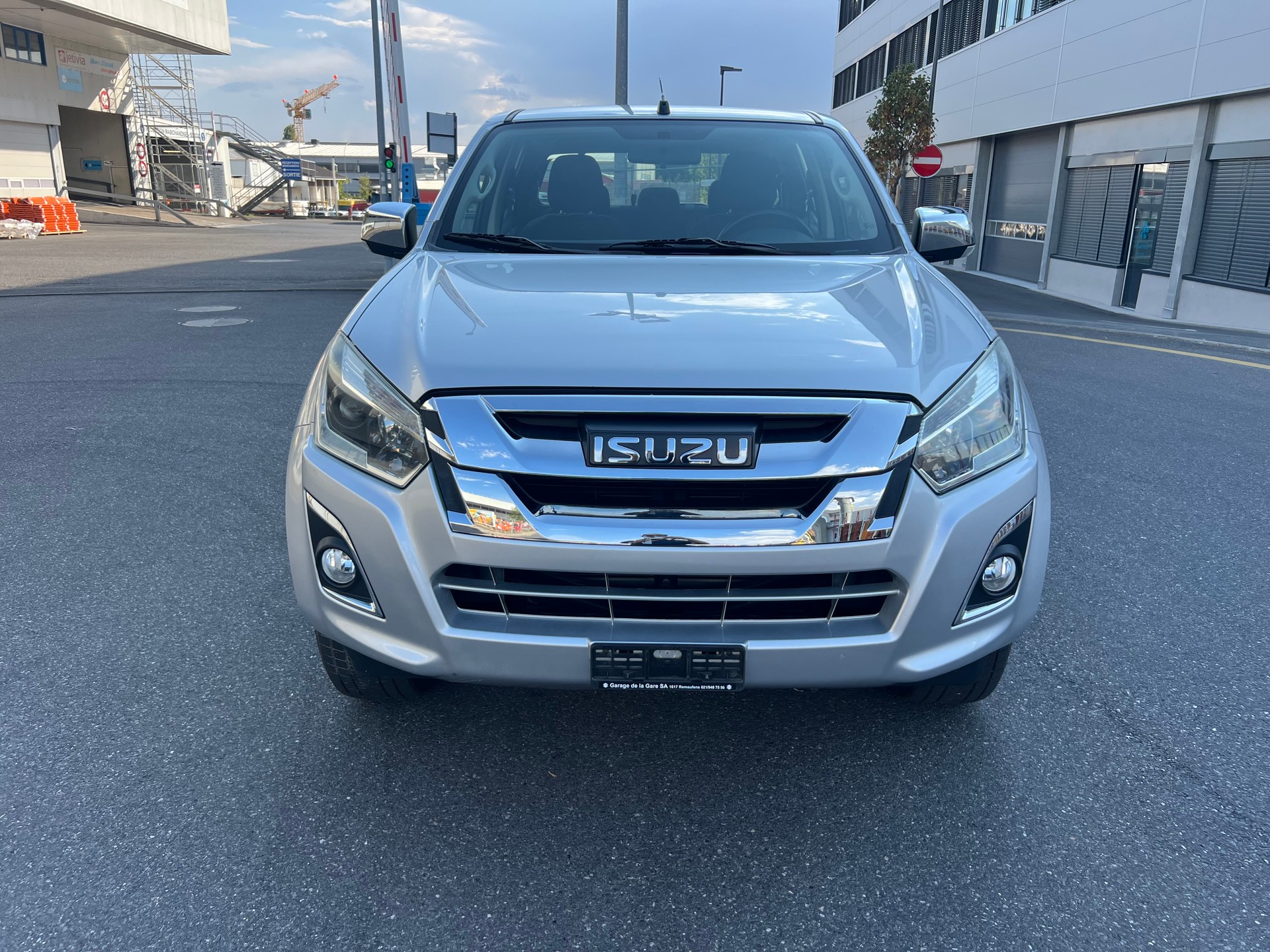 ISUZU D-MAX 1.9 Crew Cab Solar Plus 4x4 A-image-1