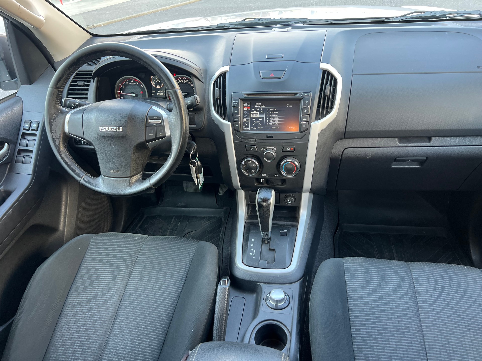 ISUZU D-MAX 1.9 Crew Cab Solar Plus 4x4 A-image-10