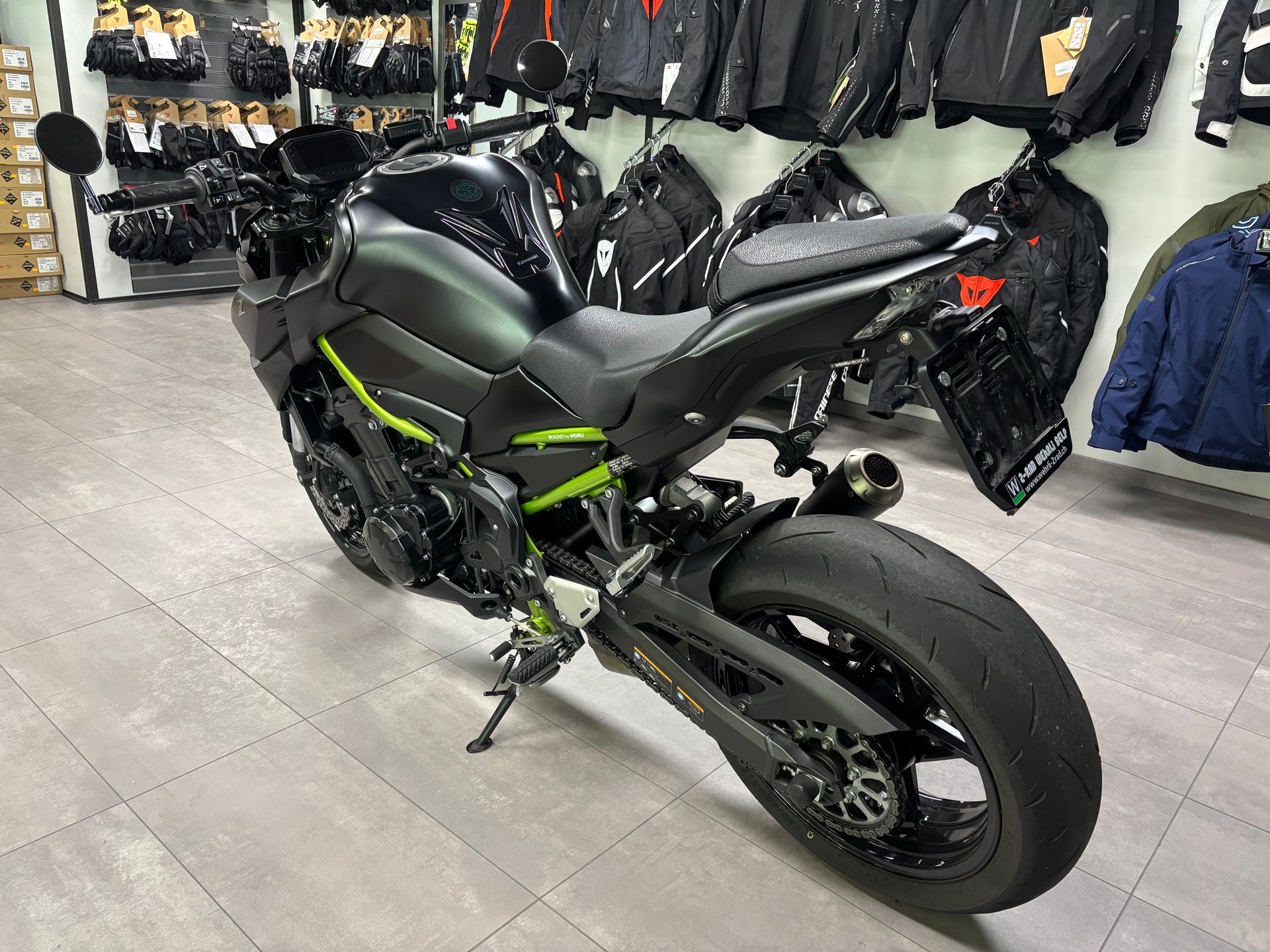 KAWASAKI Z 900-image-5
