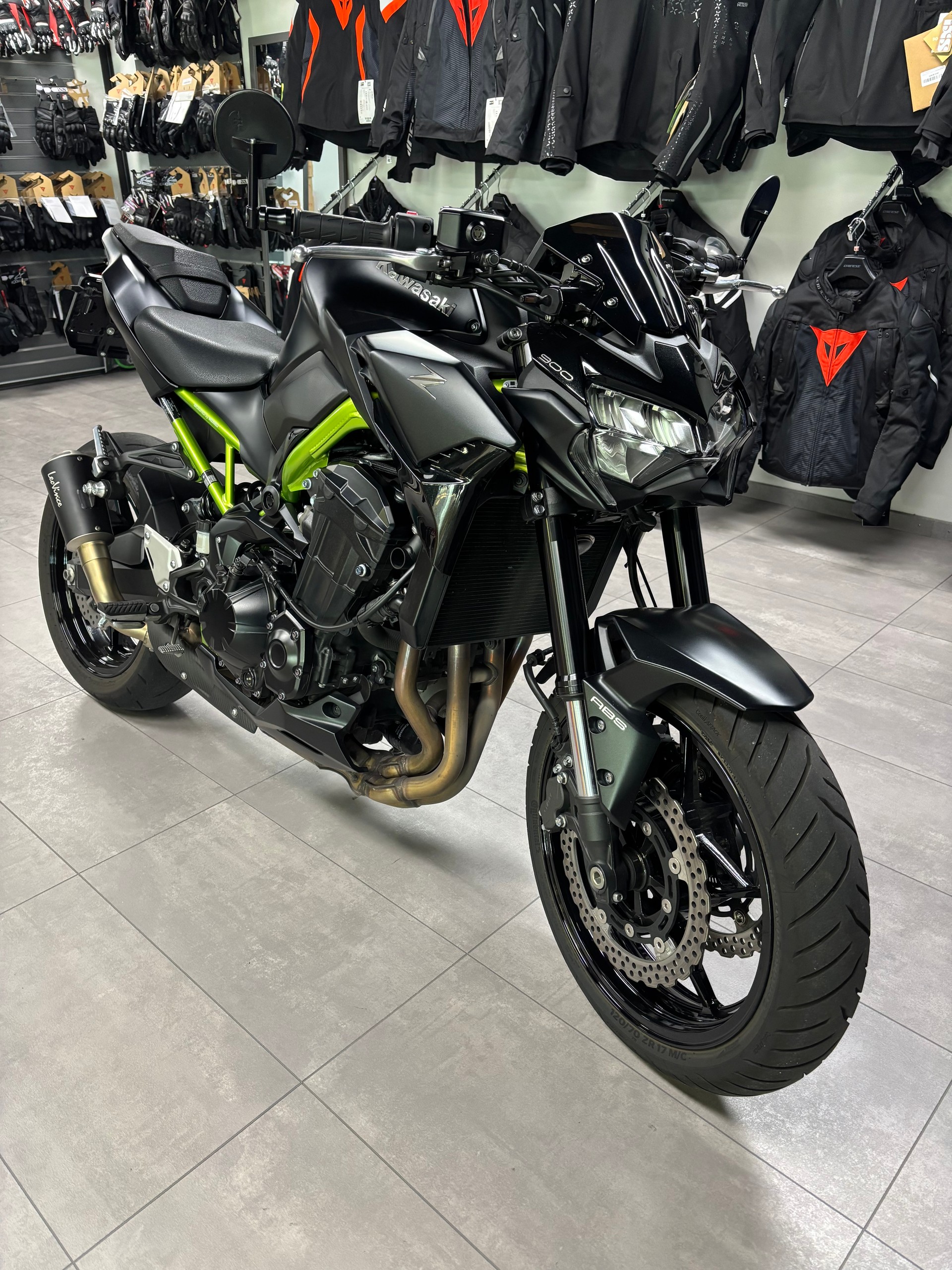 KAWASAKI Z 900-image-2
