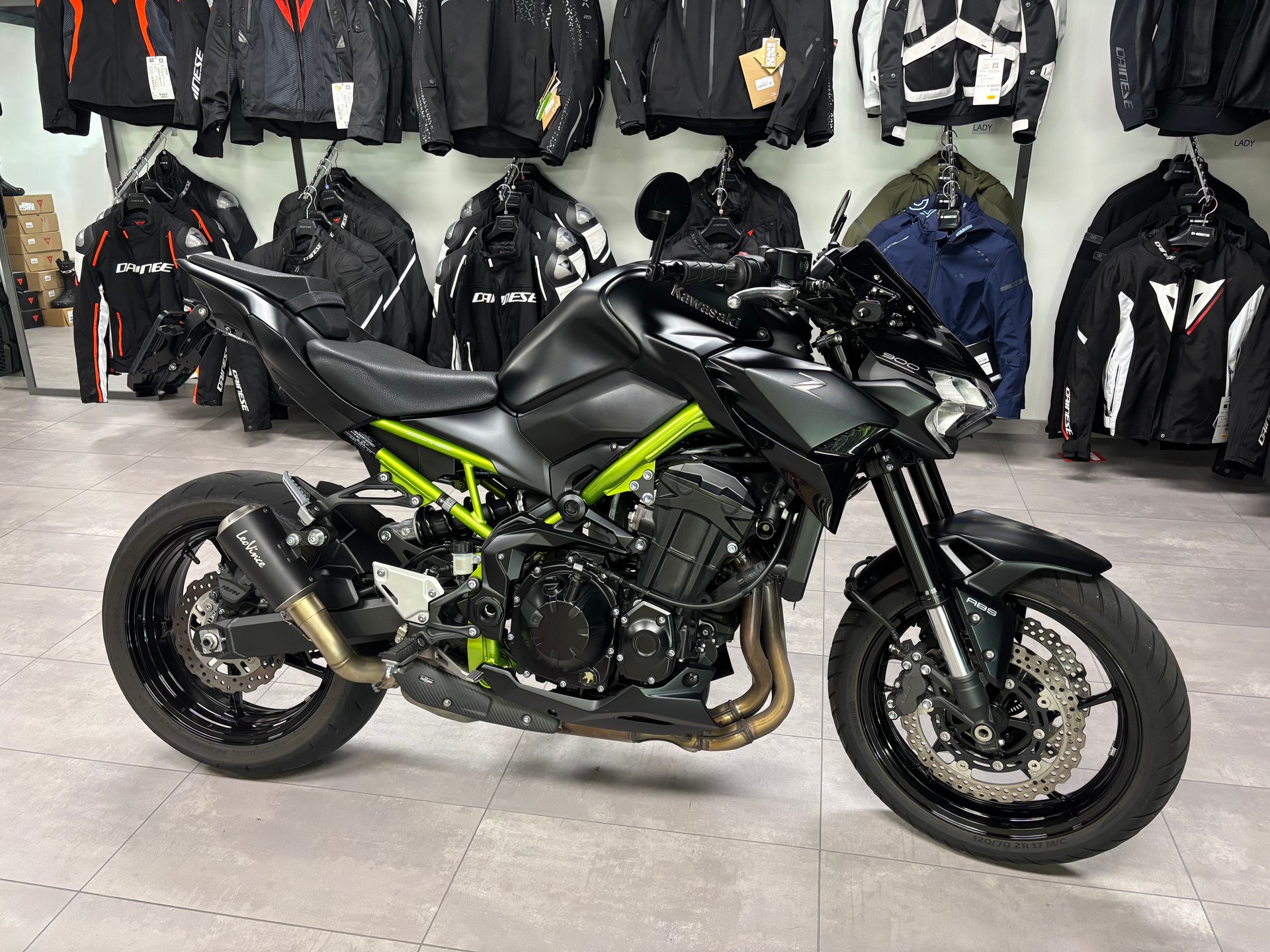 KAWASAKI Z 900-image-0