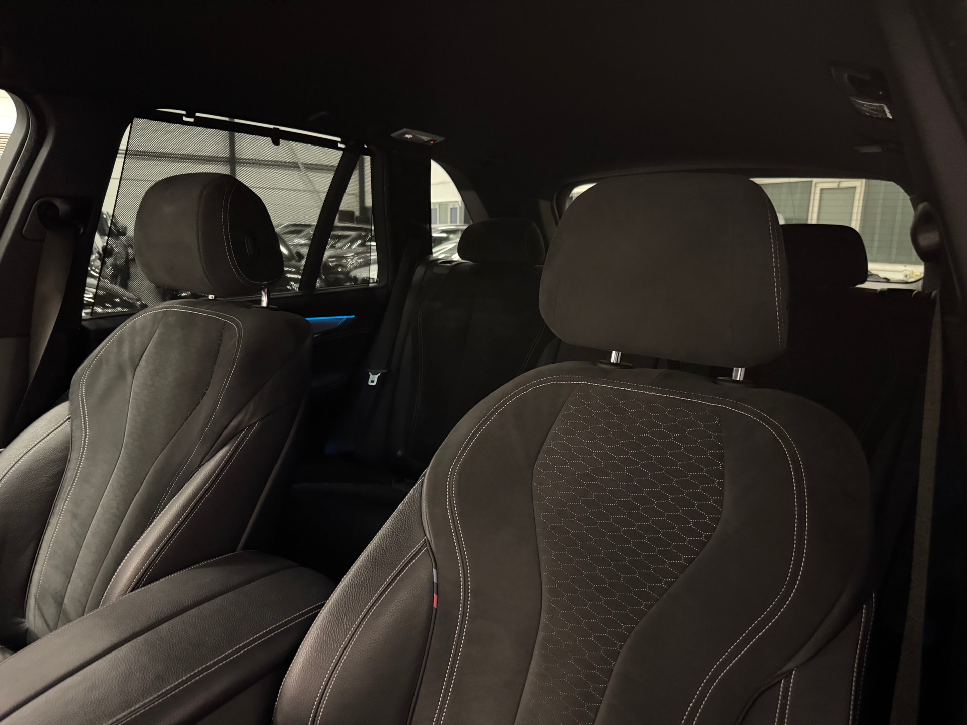 BMW X5 xDrive M50d Steptronic-image-18