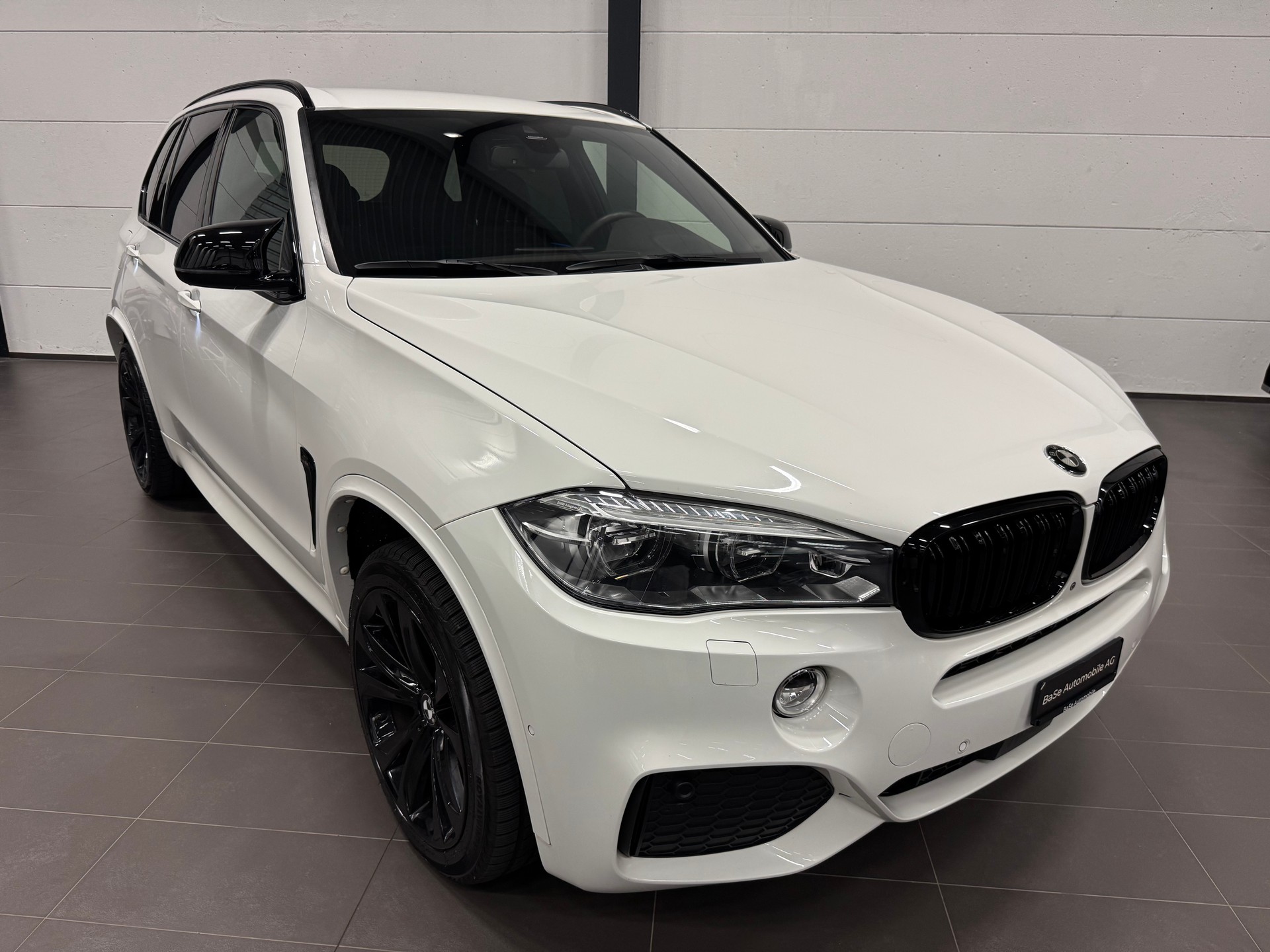 BMW X5 xDrive M50d Steptronic-showroom-element-3