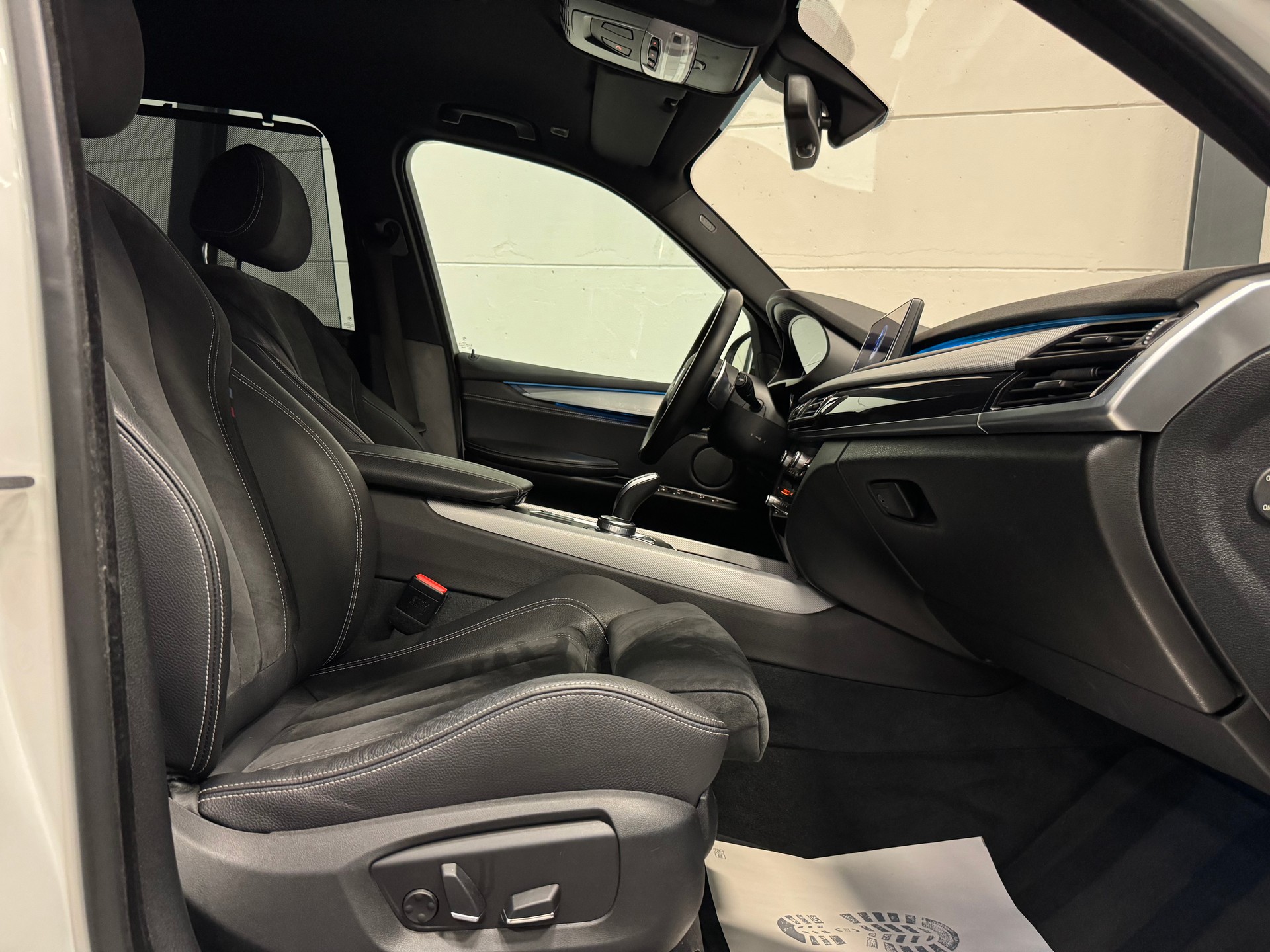 BMW X5 xDrive M50d Steptronic-image-19