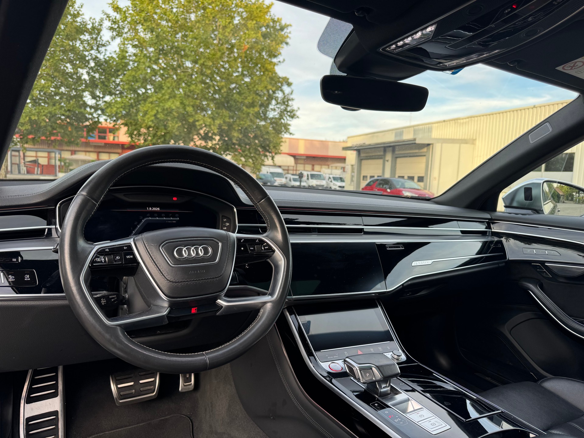 AUDI S8 TFSI quattro tiptronic-image-11