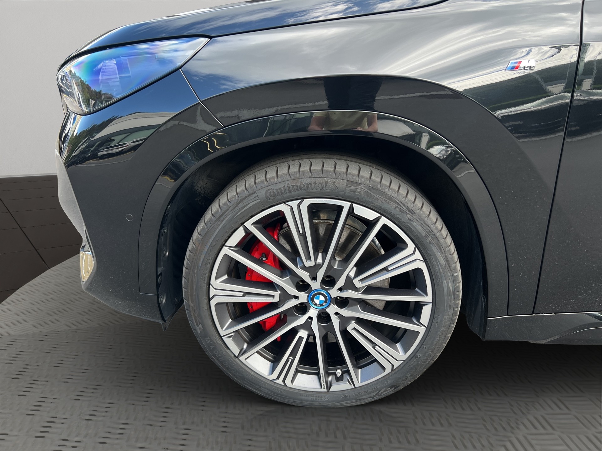 BMW iX1 xDrive 30 M Sport Pro-image-9