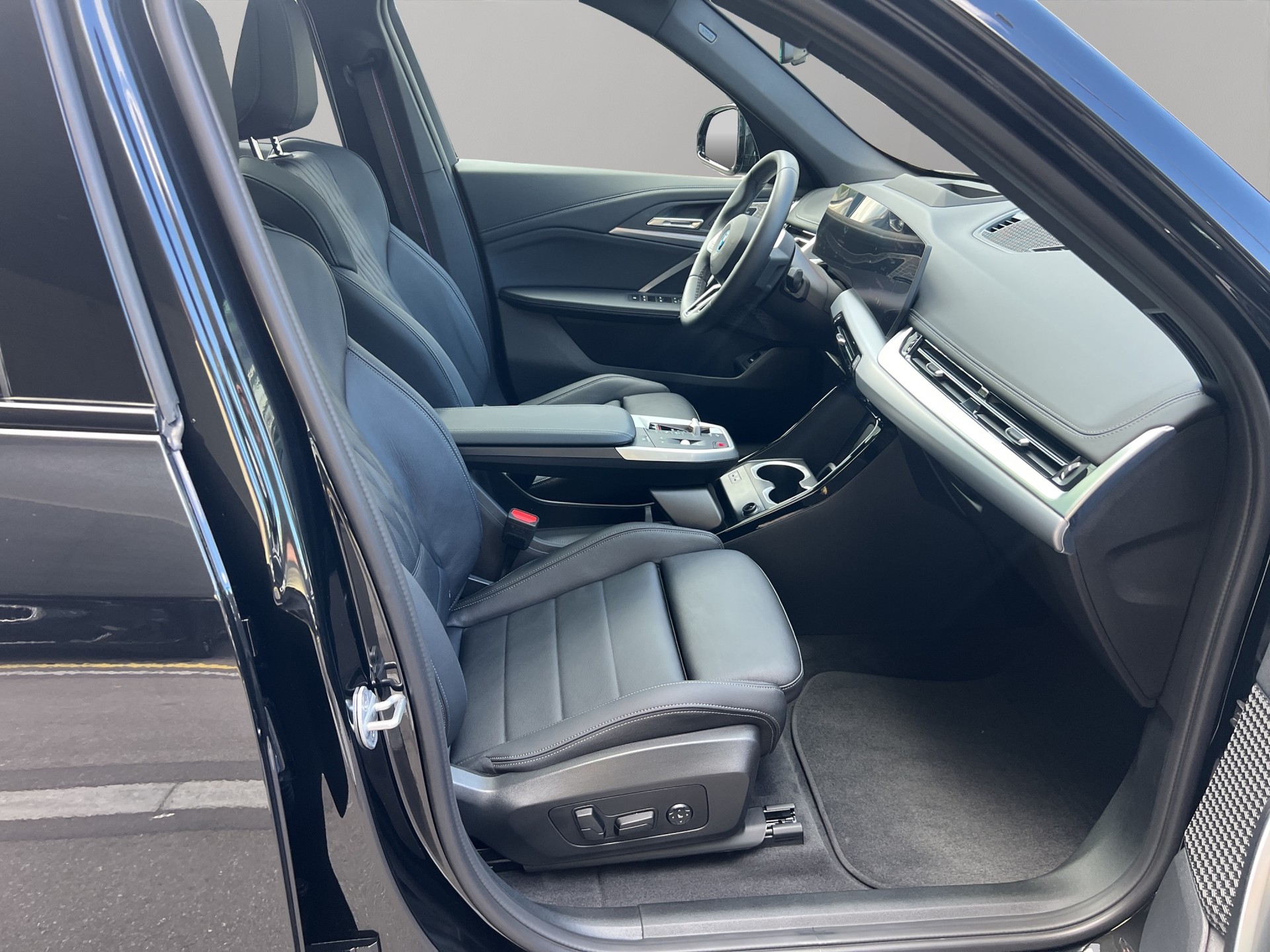 BMW iX1 xDrive 30 M Sport Pro-image-21