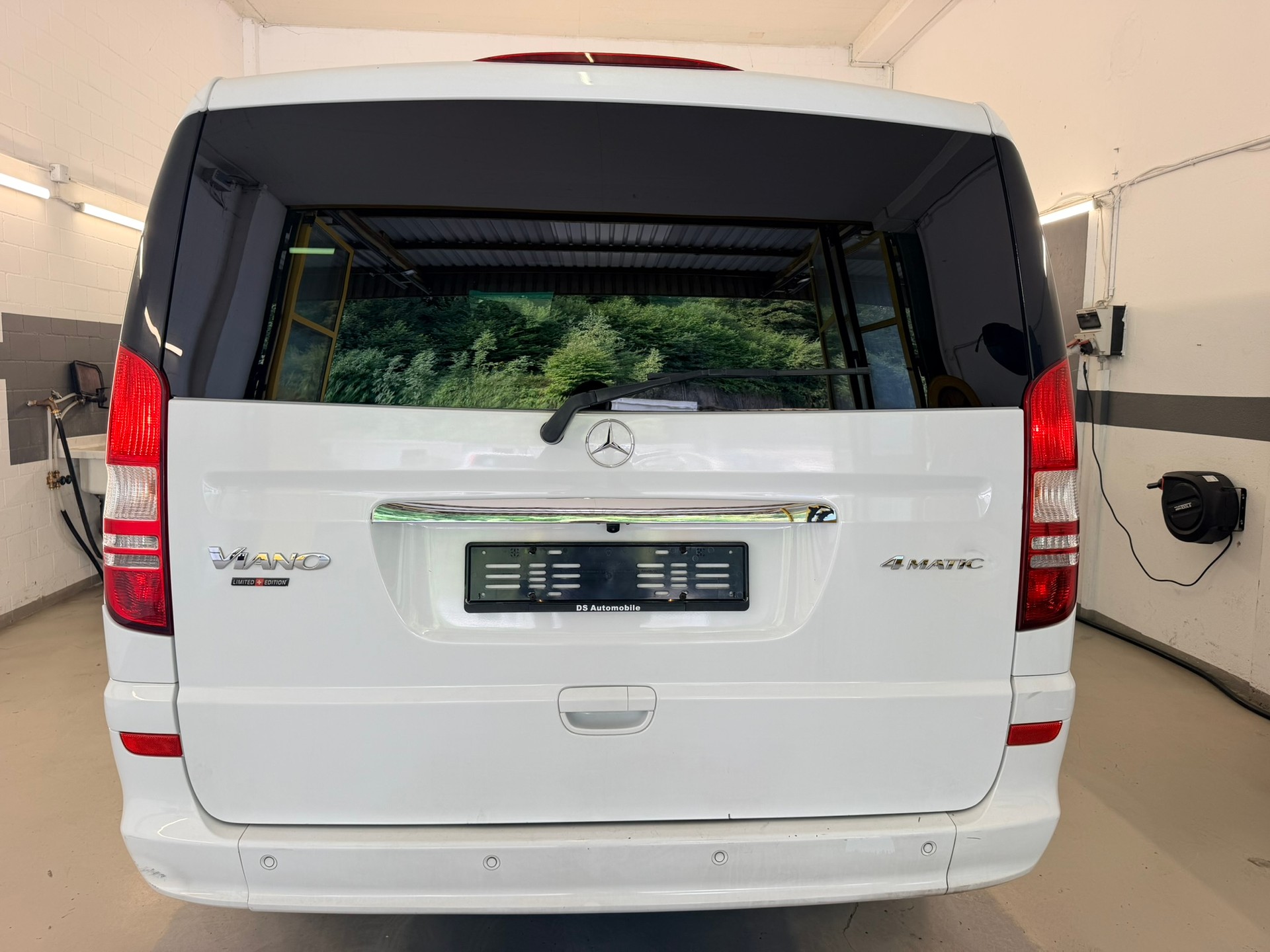 MERCEDES-BENZ Viano 2.2 CDI Blue Eff. Ambiente Ed. L 4Matic A-image-5