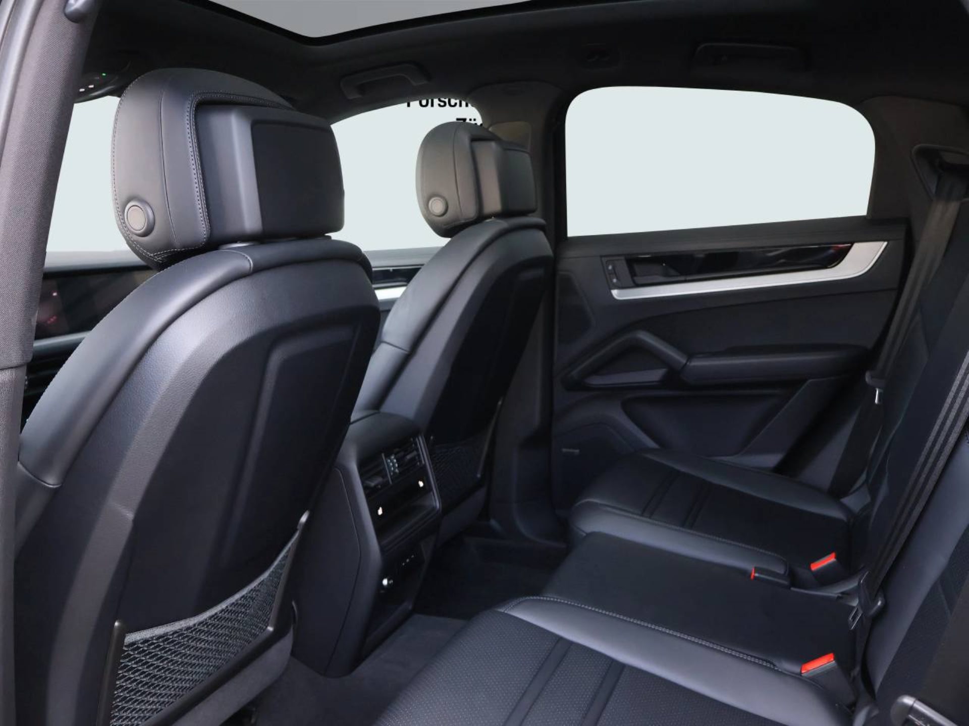 PORSCHE Cayenne S E-Hybrid Coupé-image-16