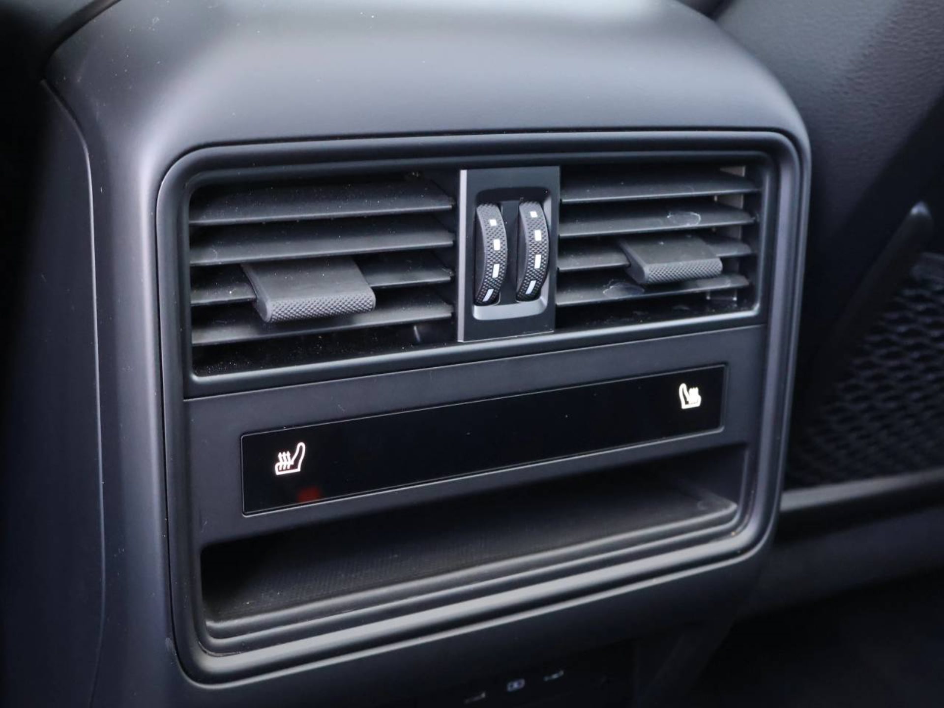 PORSCHE Cayenne S E-Hybrid Coupé-image-32
