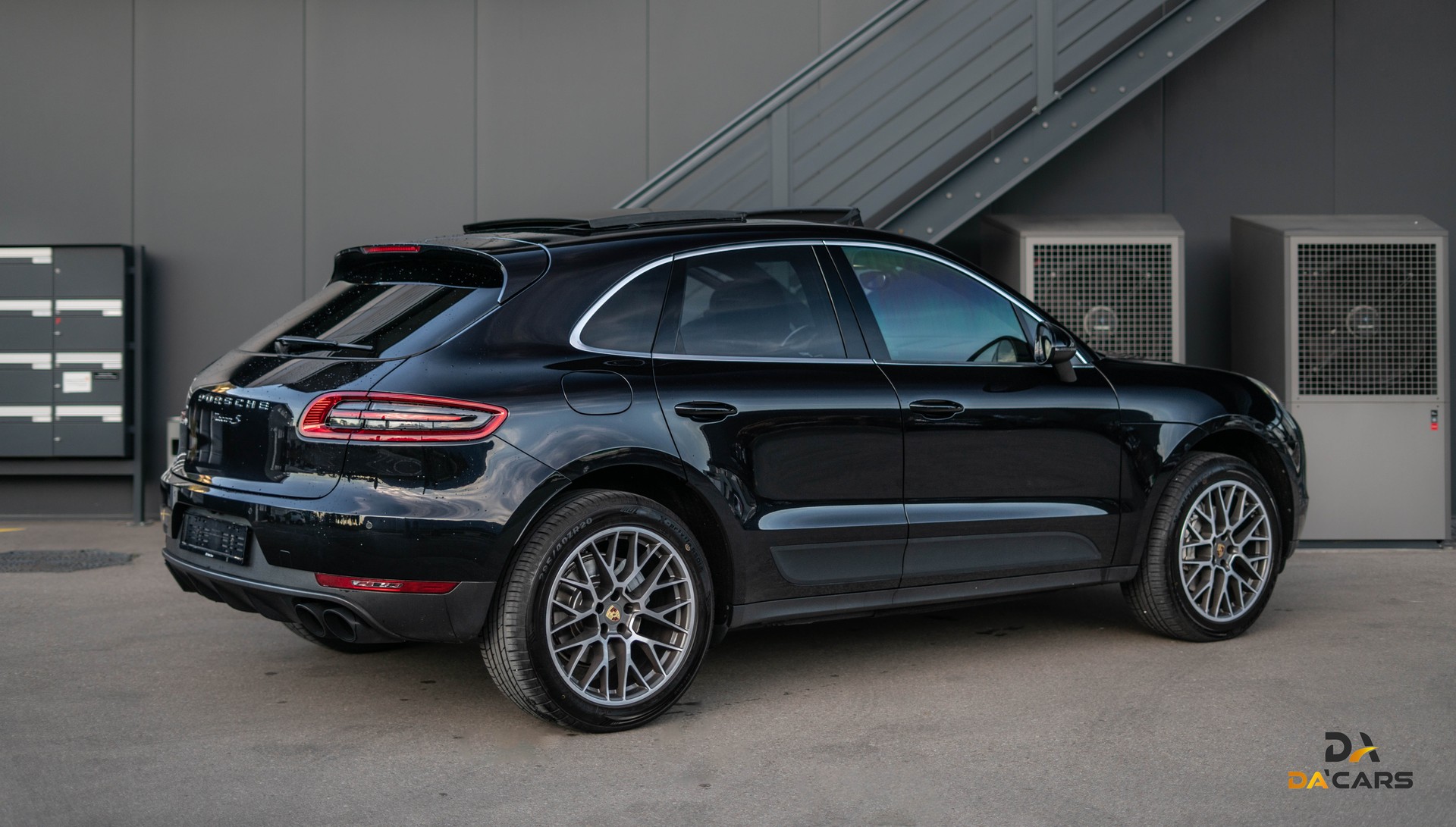 PORSCHE Macan S Diesel PDK-showroom-element-3