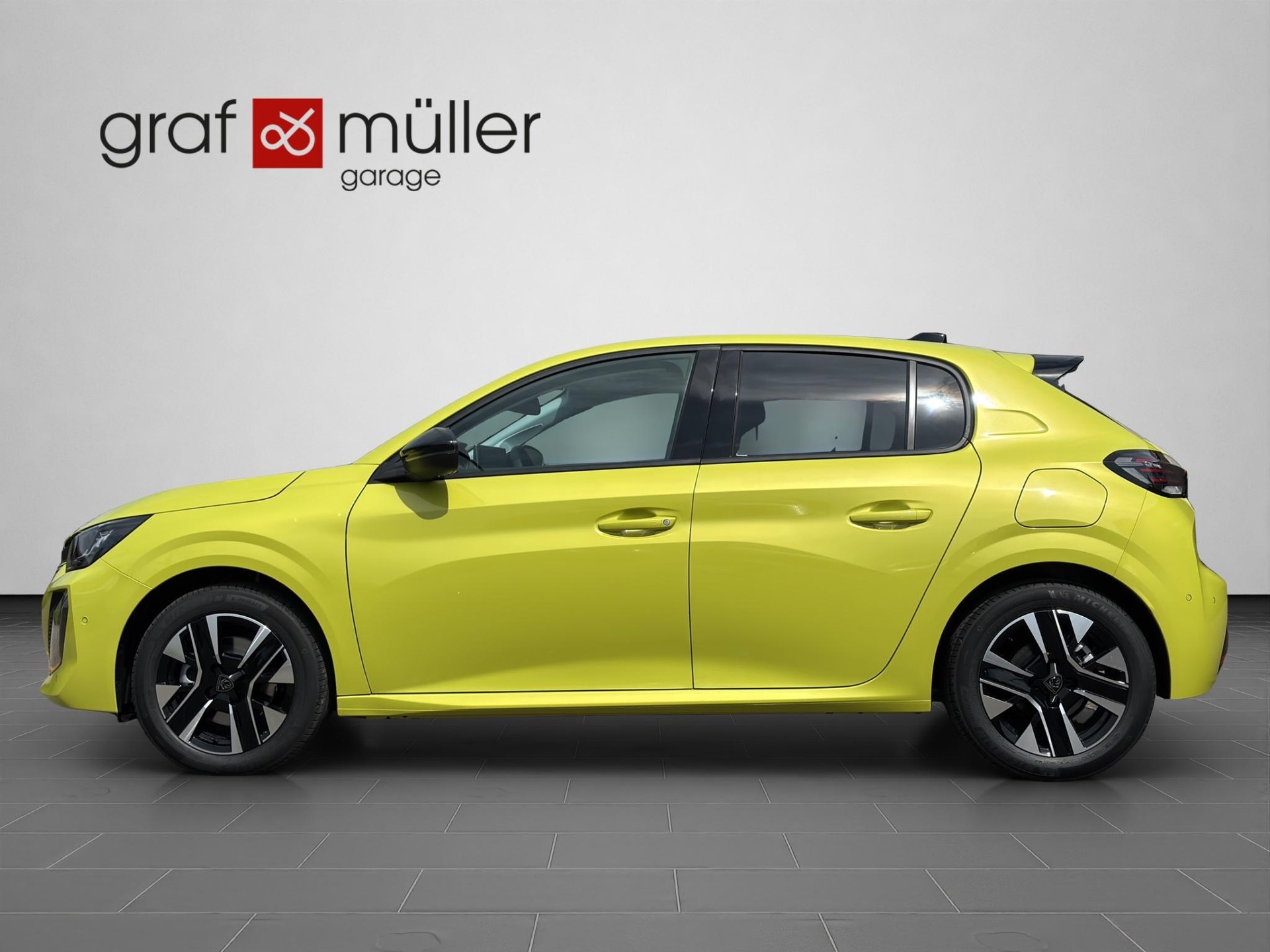 PEUGEOT 208 1.2 Hybrid Allure-showroom-element-1