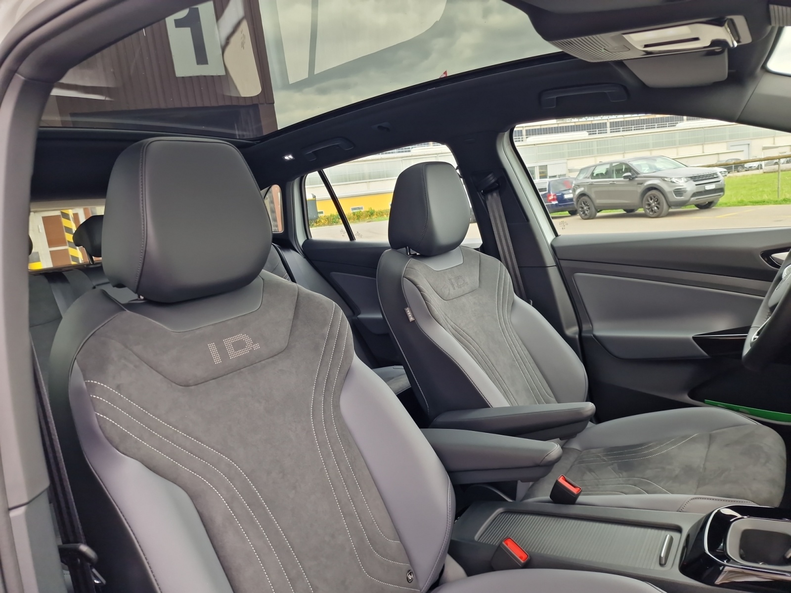VW ID.4 Pro 77 kWh 4x4 Panorama AHK MY2027-image-21