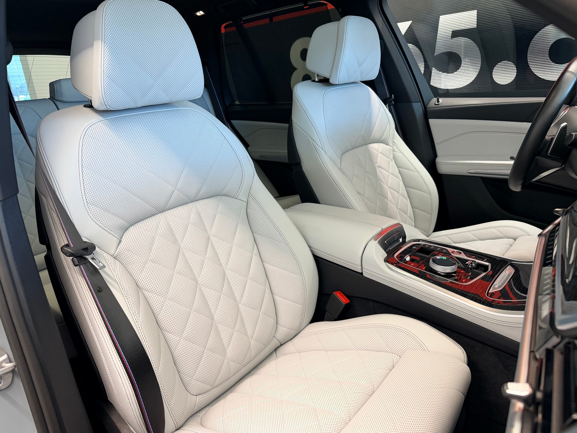 BMW X5 xDrive 48V M60i M Sport Pro Steptronic-image-24