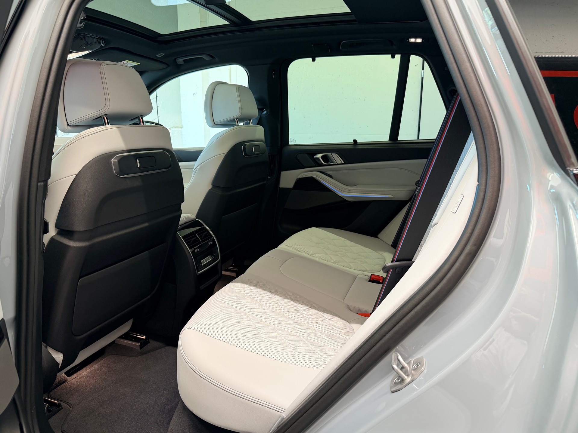 BMW X5 xDrive 48V M60i M Sport Pro Steptronic-image-16