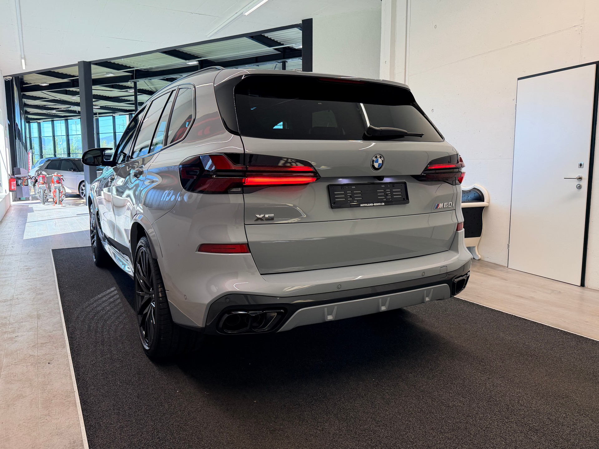 BMW X5 xDrive 48V M60i M Sport Pro Steptronic-image-7