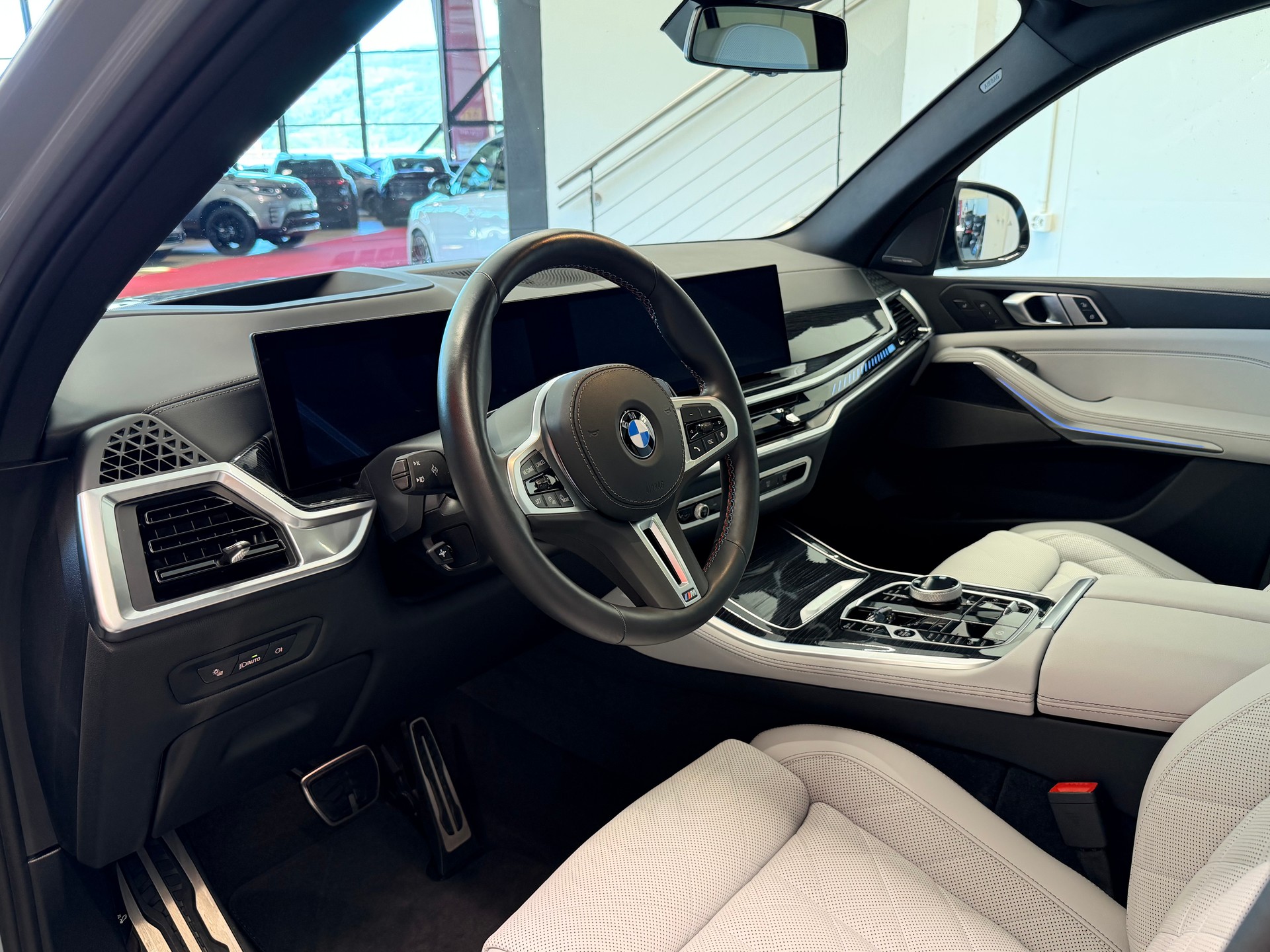 BMW X5 xDrive 48V M60i M Sport Pro Steptronic-image-11