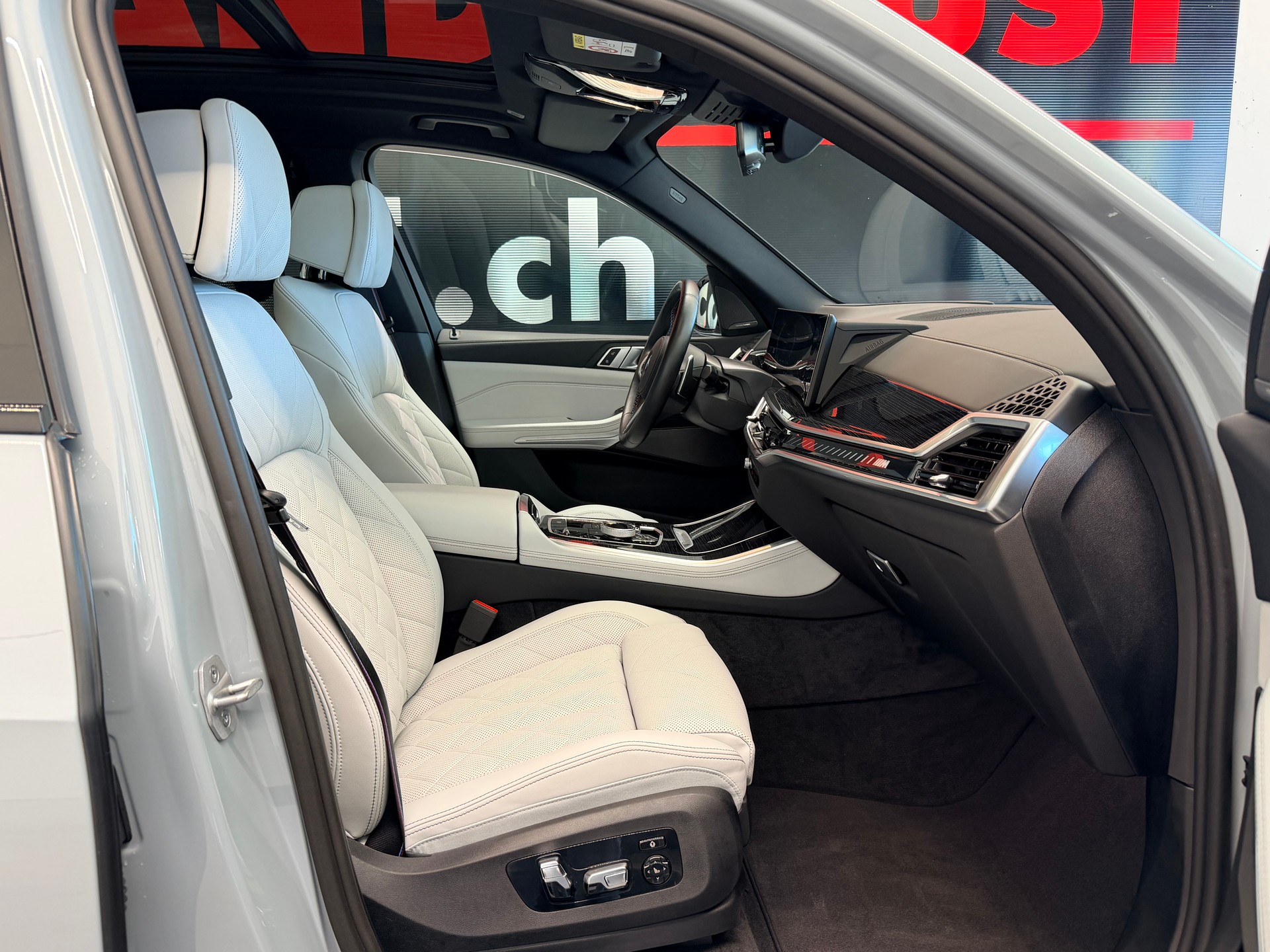 BMW X5 xDrive 48V M60i M Sport Pro Steptronic-image-23