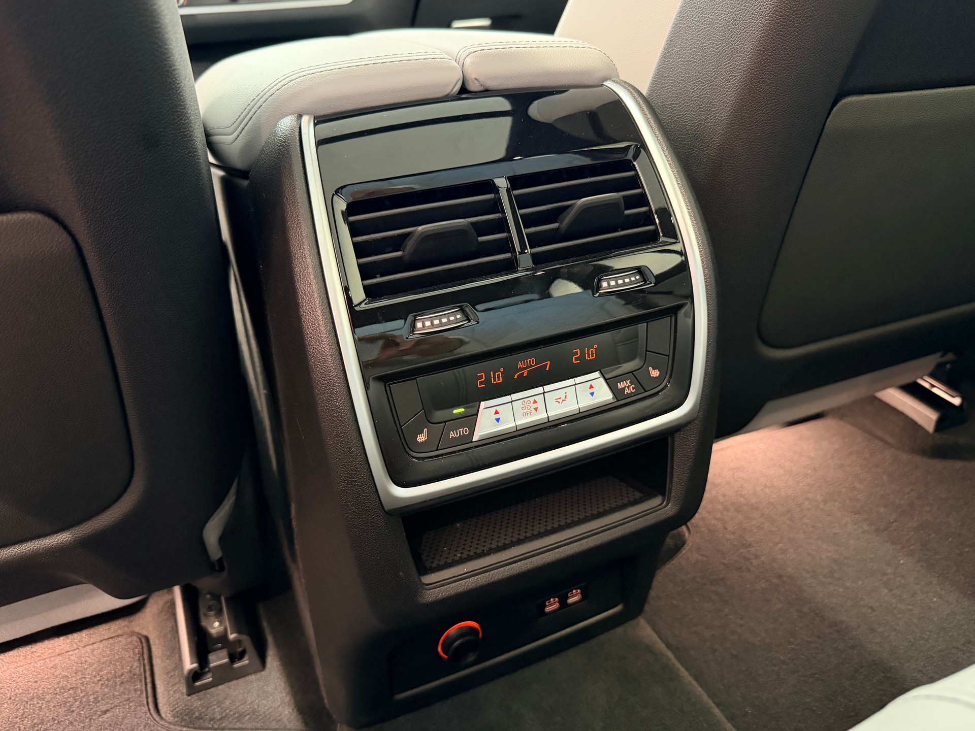 BMW X5 xDrive 48V M60i M Sport Pro Steptronic-image-19
