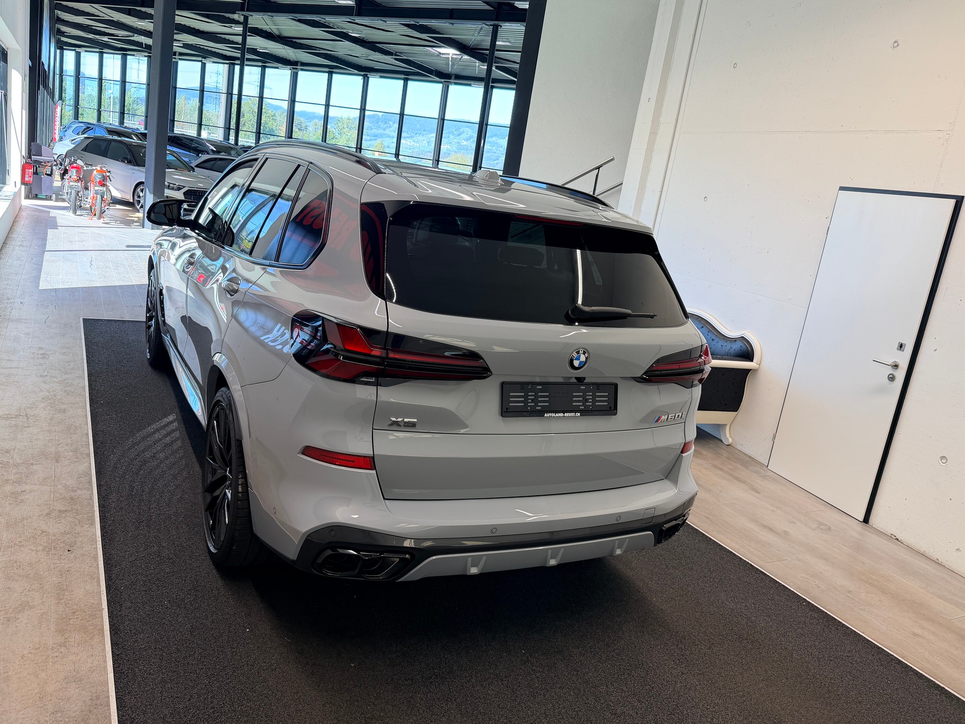 BMW X5 xDrive 48V M60i M Sport Pro Steptronic-image-8