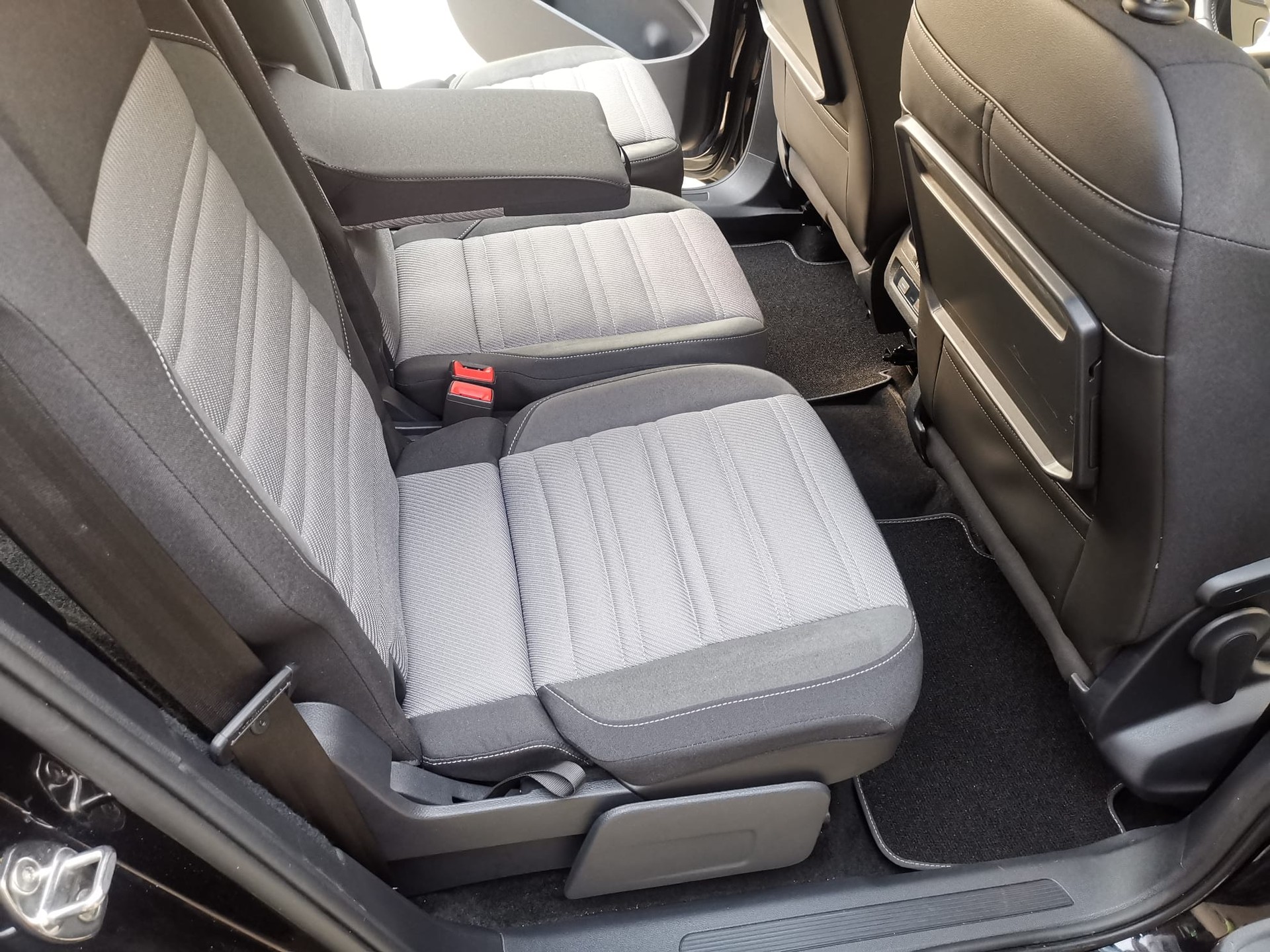 VW Touran 1.5 TSI EVO Highline DSG R-line ** 7-Sitzer ** Frisch ab MFK & Service ** Top-Ausstattung **-image-7