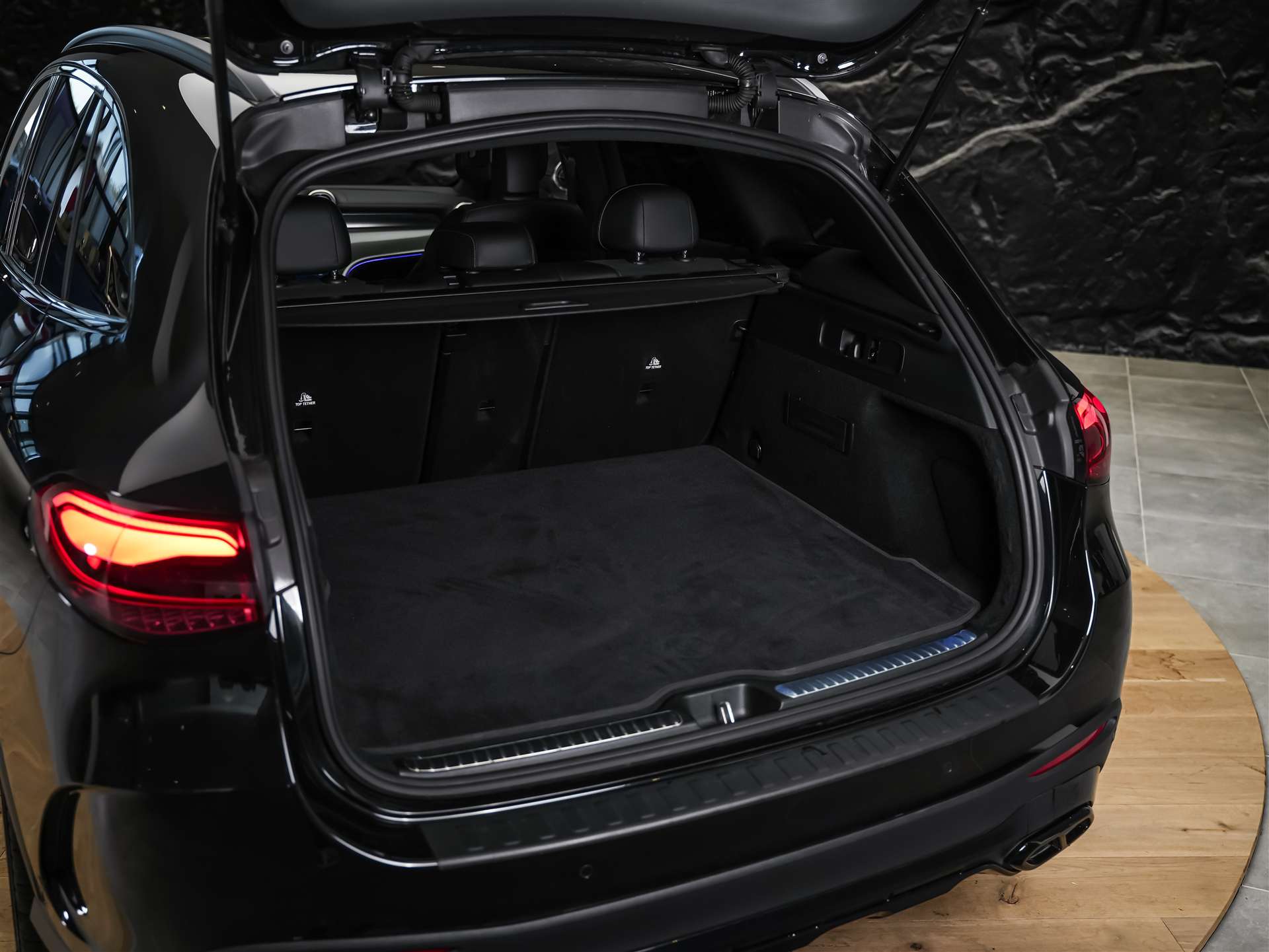 MERCEDES-BENZ GLC 300 4Matic AMG Line 9G-Tronic *Fahrerassistenz*Lenkradheizung*-image-43
